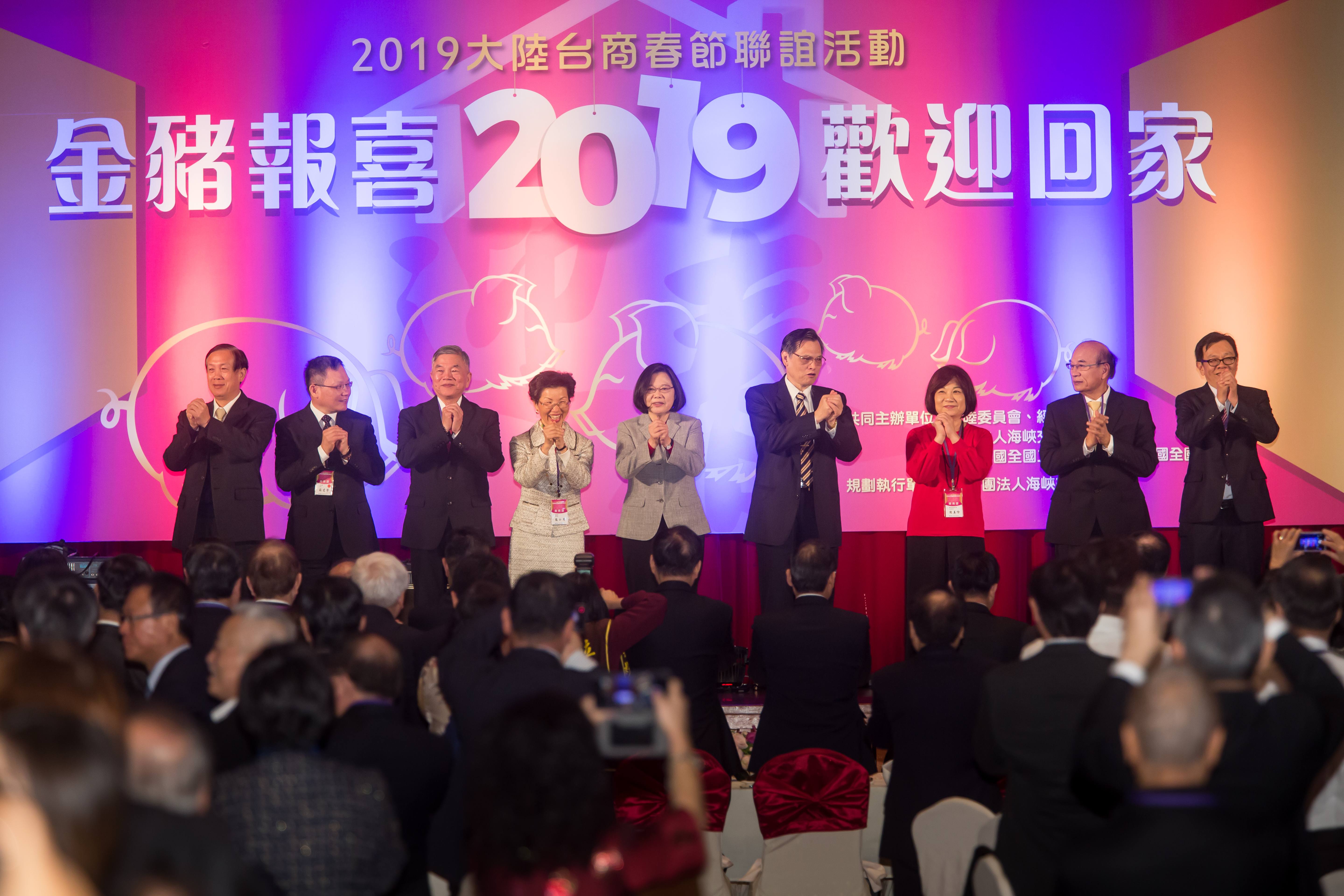 中美貿易戰火延燒下，衝擊製造業及零件供應鏈等產業，台商紛紛鮭魚返鄉。