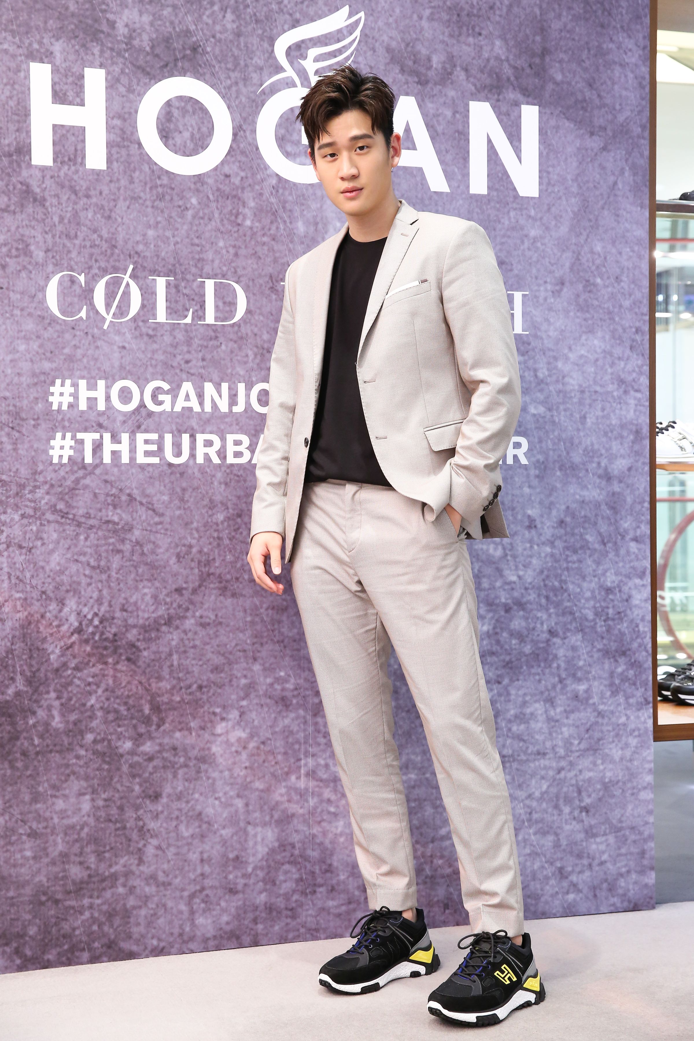 周興哲出席HOGAN 2019秋冬新品發表會，腳上穿的就是本季男士最新的Urban Trek系列。