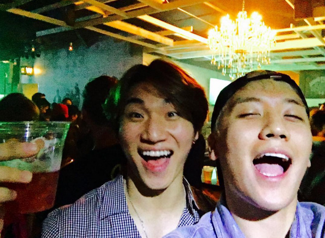 BIGBANG成員大聲（左）名下房產涉及聲色場所，被網友批評是前團員勝利性招待案幫凶。（網路圖片）