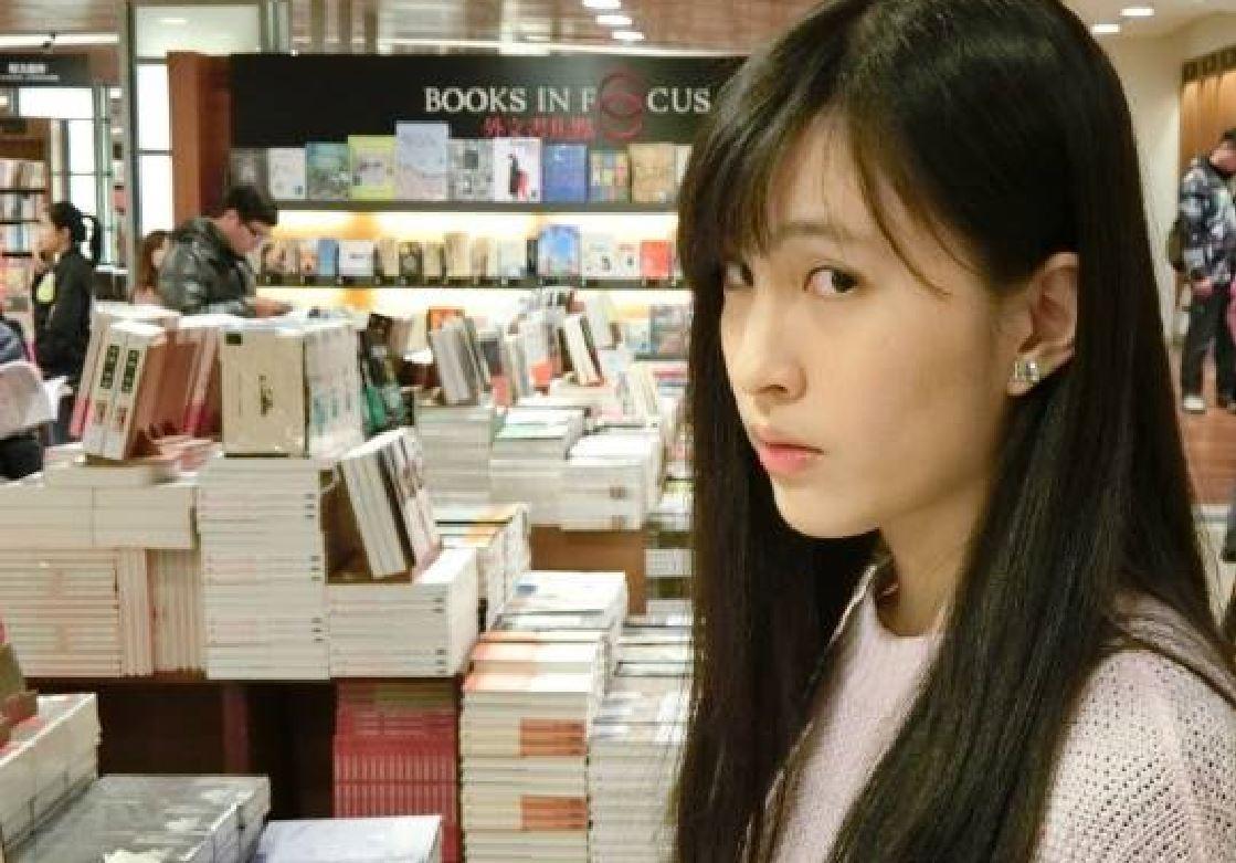 作家林奕含在出版《房思琪的初戀樂園》後，沒多久就輕生。（翻攝自臉書）