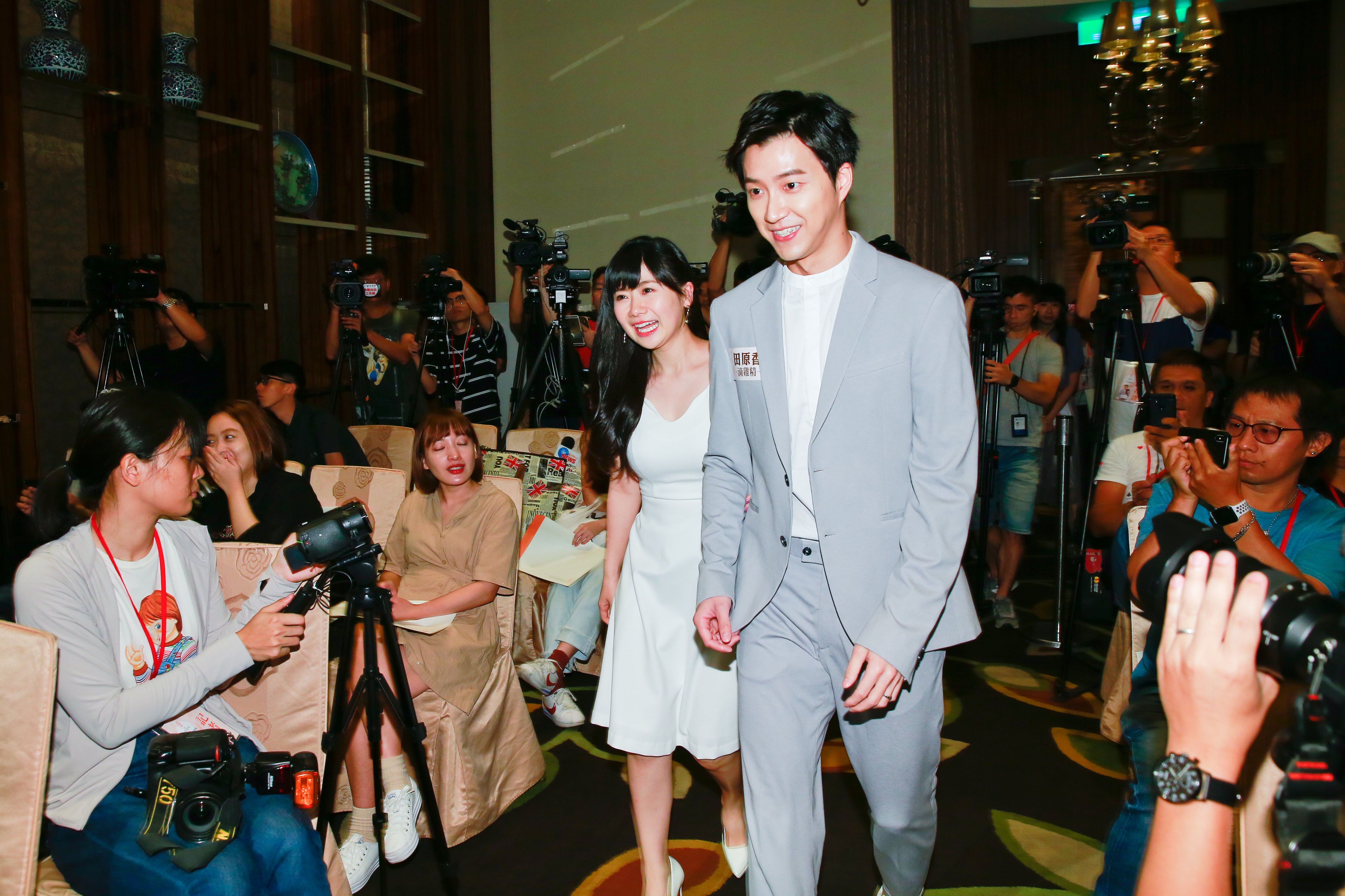 江宏傑、福原愛今天（26日）出席田原香滴雞精活動，是福原愛第二胎產後首度公開露面。