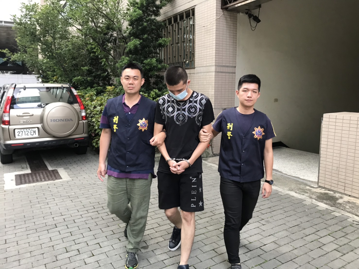 警方逮捕陳姓、蕭姓主嫌等人。（刑事局提供）