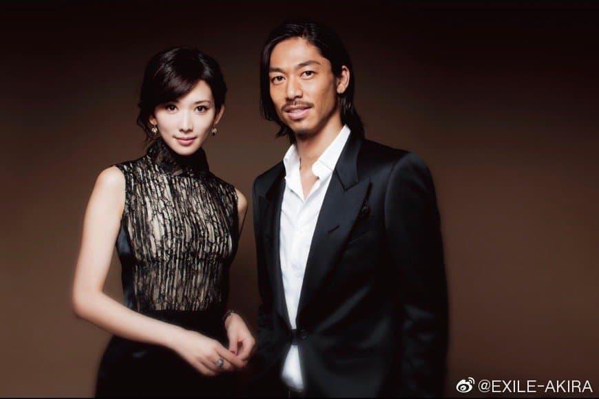 AKIRA和林志玲上月6日在微博宣布結婚，震撼演藝圈！（翻攝自AKIRA微博）