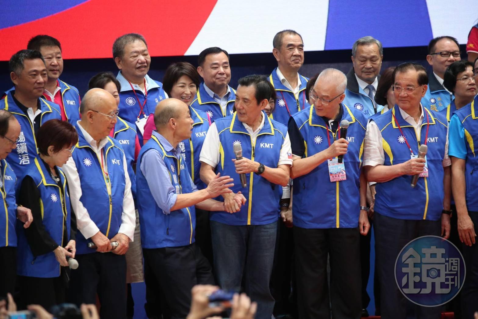 國民黨全代會今天（28日）上午登場，正式通過提名韓國瑜參選總統，黨內高層齊聚一堂。