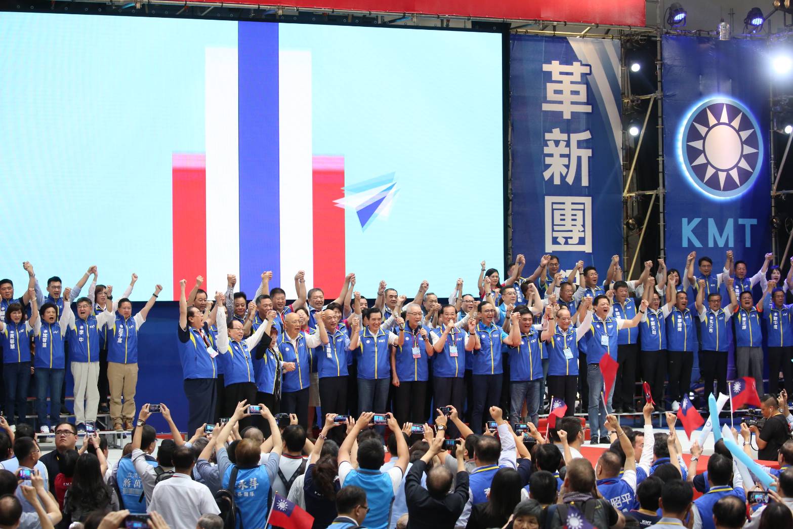 國民黨全代會黨內高層齊聚一堂，但不少縣市首長未到場。