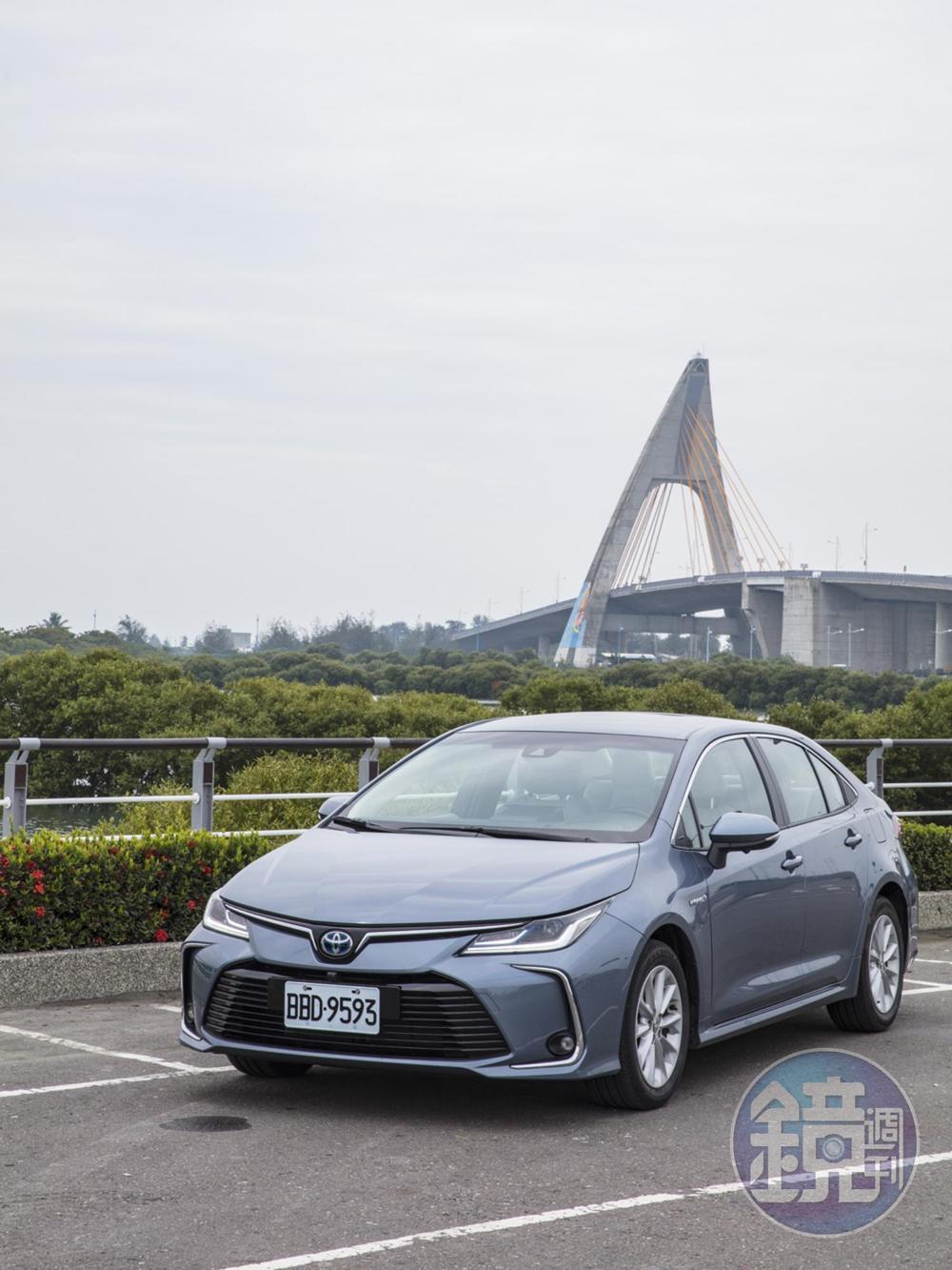 此次的試駕車款為Corolla Altis Hybrid旗艦版，也是新神A編成裡配備最完整的頂規車款。