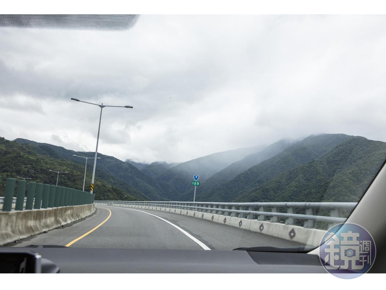 下了蘇澳後走台9線接蘇花改，風景秀麗迷人。