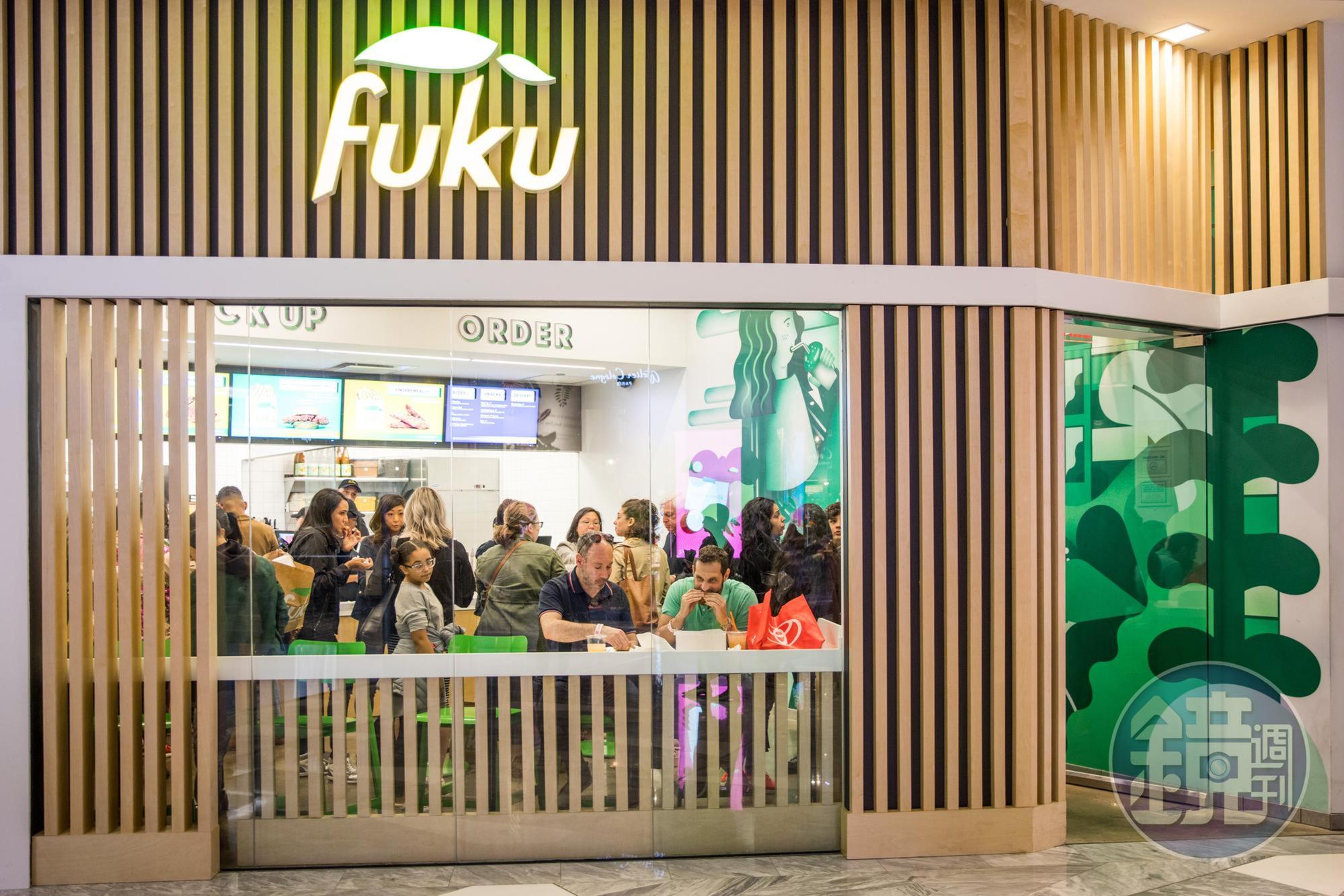 位於2樓的「fuku」無論何時都有絡繹不絕的人潮。
