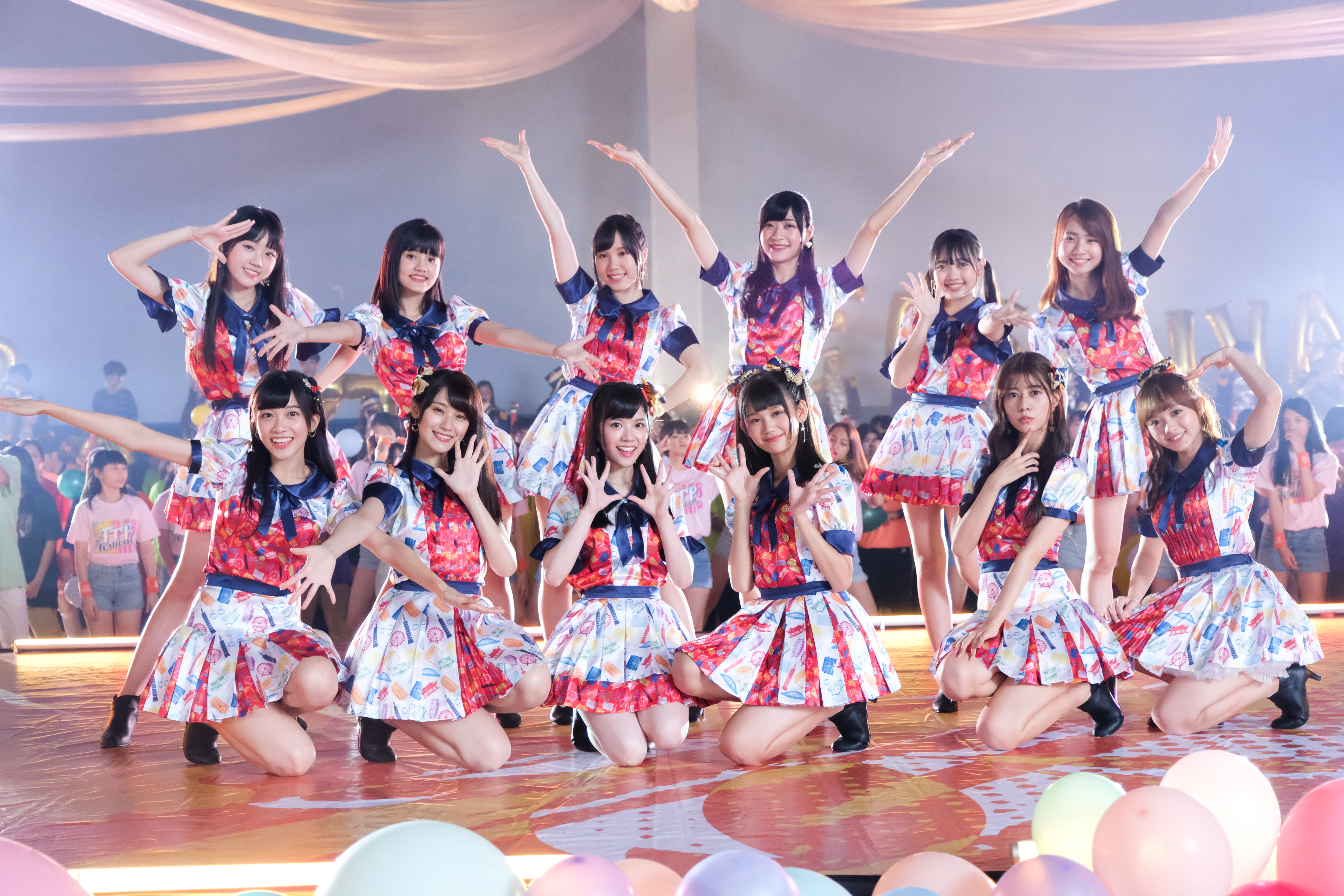 AKB48 Team TP邀來350位學生，一同拍攝主打歌〈TTP Festival〉MV。（好言娛樂提供）