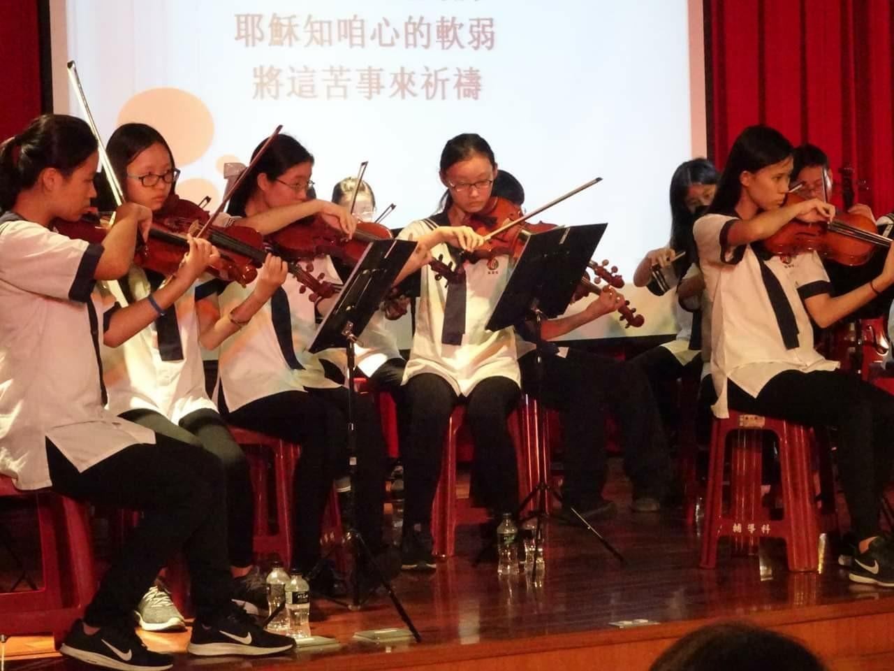 希望弦樂團的孩子們，部分來自問題若弱勢家庭，對音樂懷抱夢想。（翻攝畫面）
