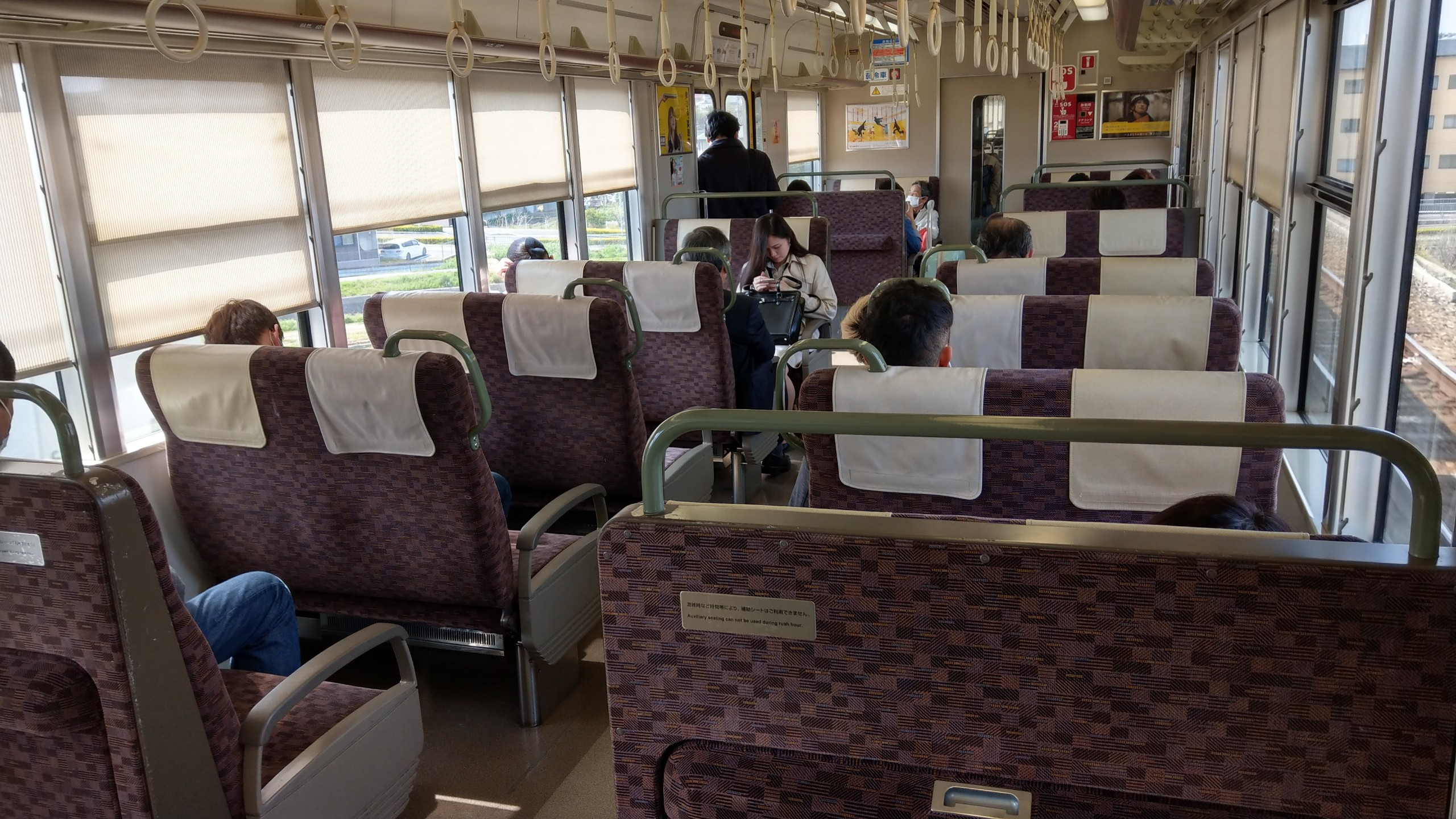 吳姓律師在日本被控涉電車痴漢案（火車上性騷擾），搭乘的是此款JR新快速及快速等級列車。