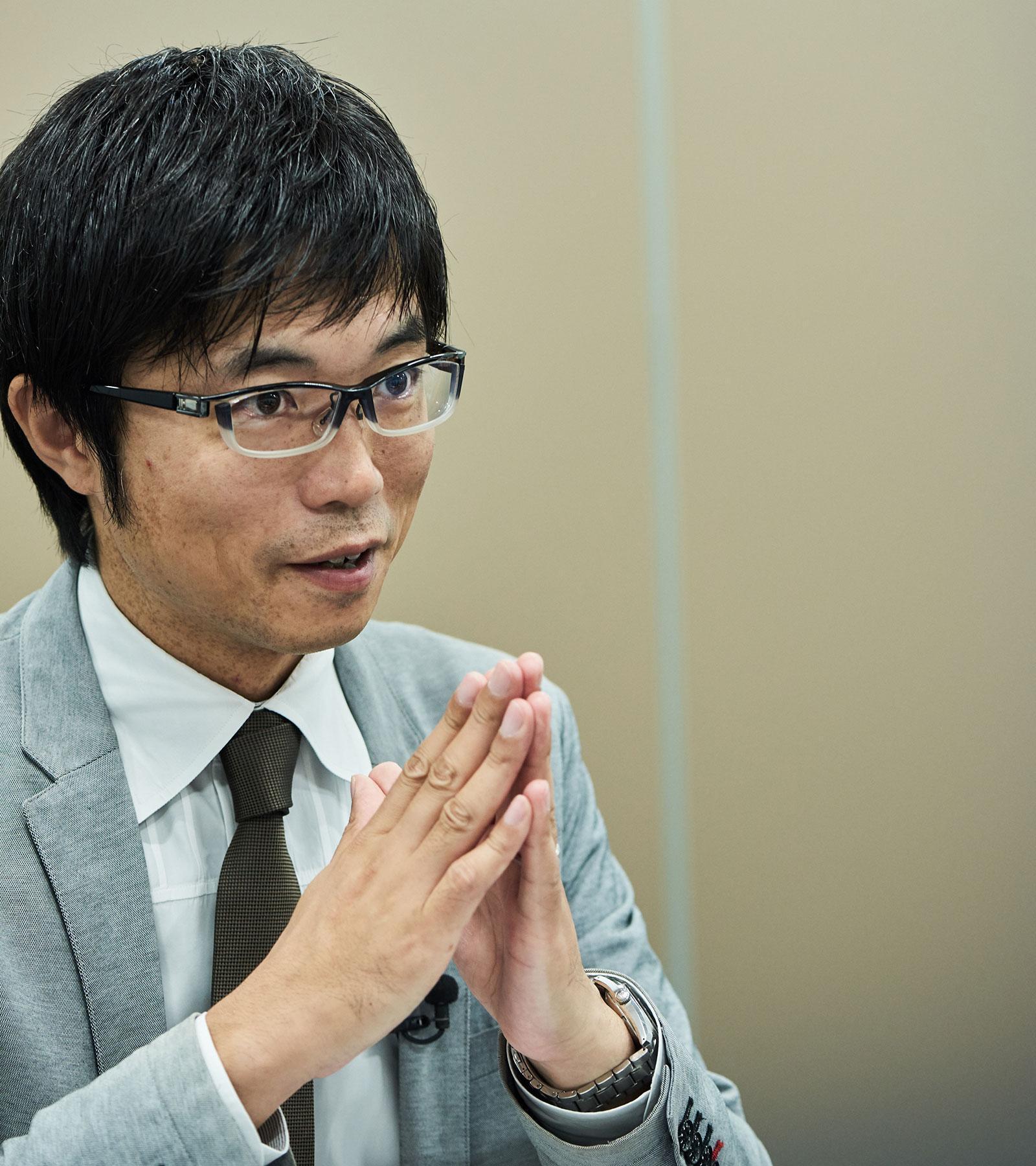 久保進一郎的職位是SEIKO的設計統括部主事，雖然過去設計過的作品最為人所熟知的幾乎都是運動款式，但其實目前GS旗下包括正裝錶在內的所有產品基本上都是由他統括的，並非僅限於運動錶。