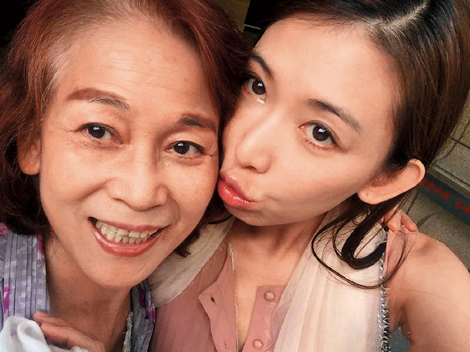 突如其來的婚事,林志玲一度被說是為了生病的媽媽「沖喜」而速速決定嫁人。(翻攝自林志玲粉絲專頁)