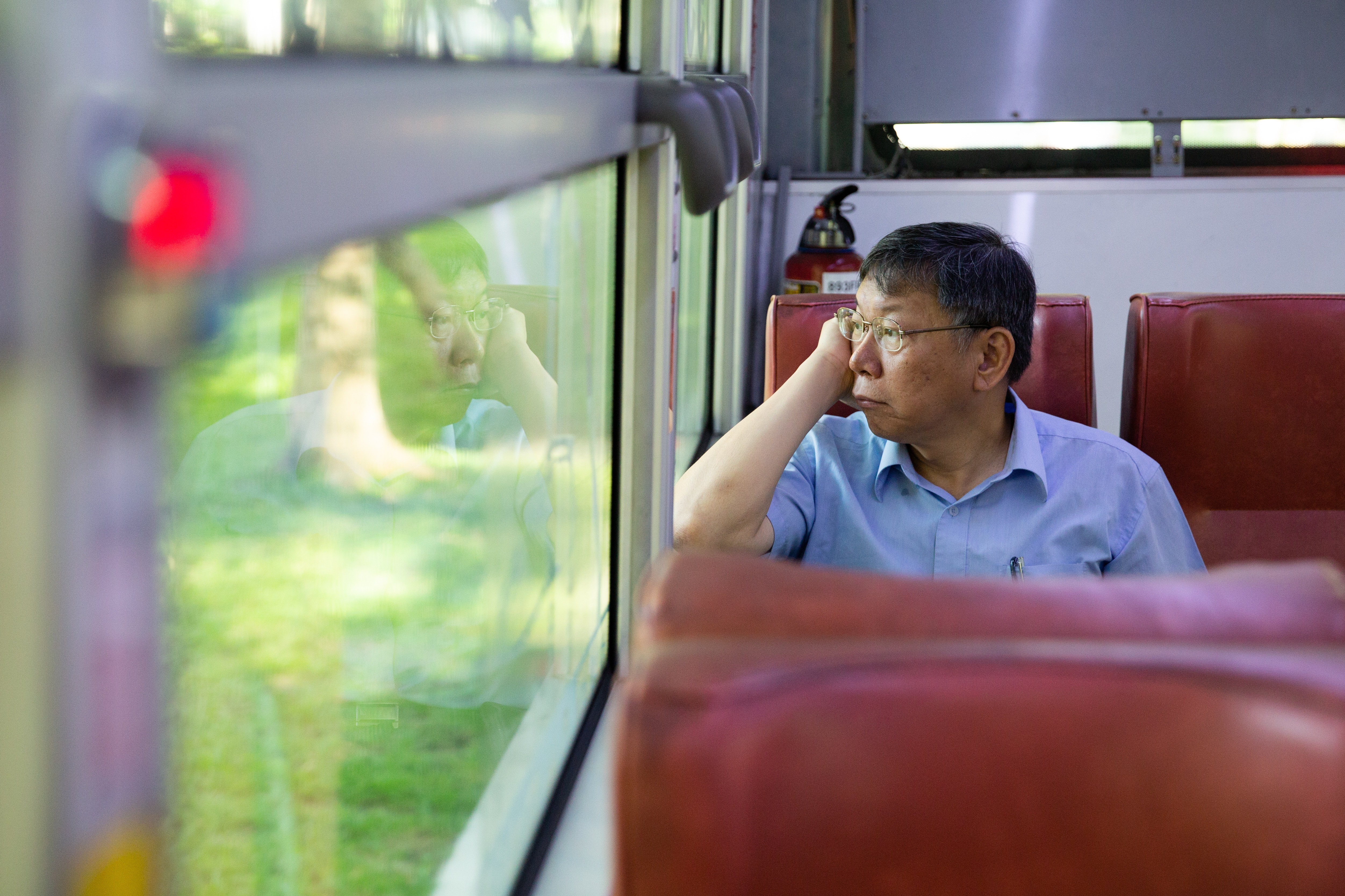 台北市長柯文哲陣營布局2020握有3套劇本,但隨著柯文哲表態的時間點逼近,不少外圍勸進聲近日更湧進柯營。。