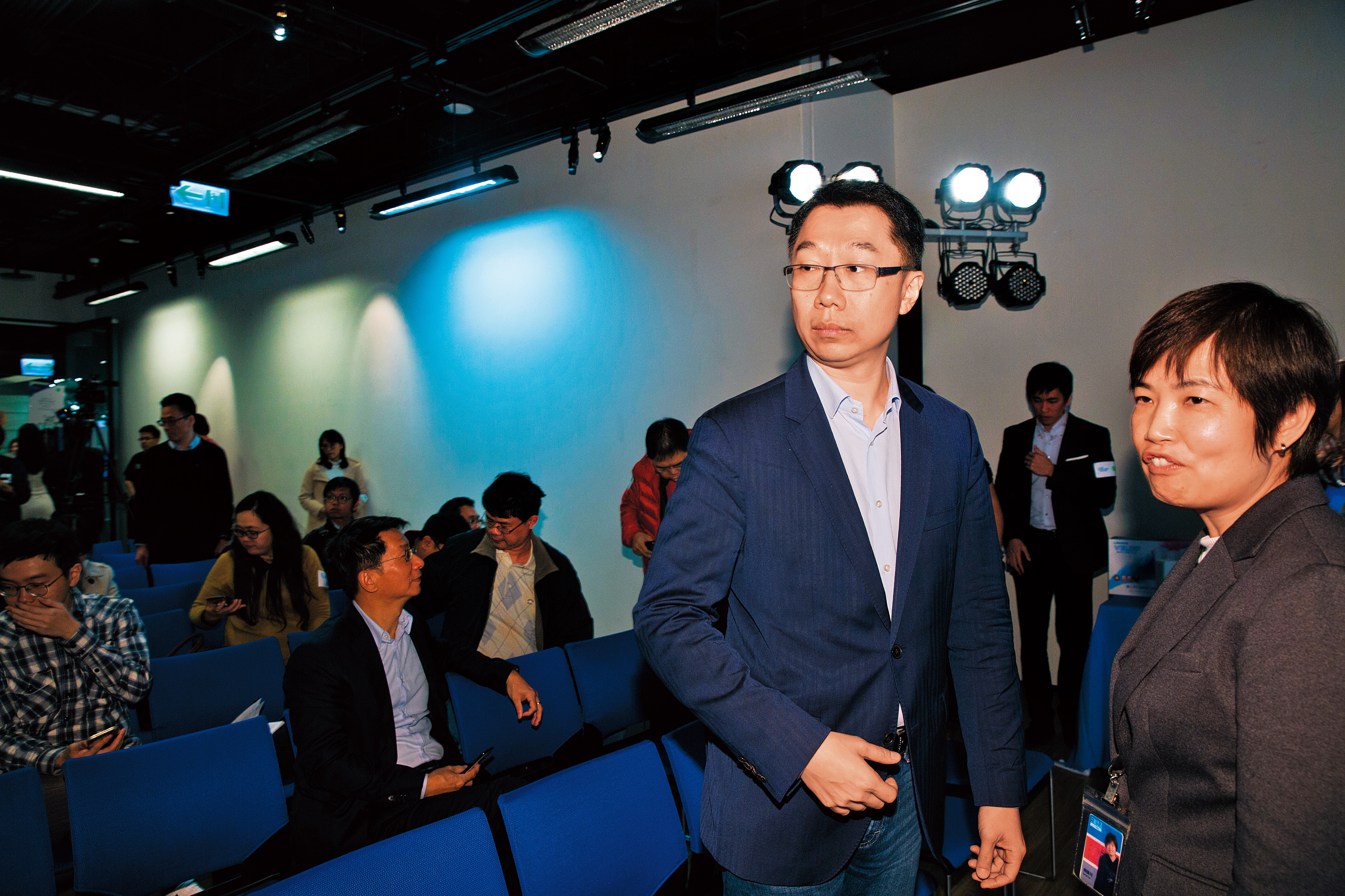 郭台銘動向牽動柯P參選意願，柯P心腹蔡壁如與郭的兒子郭守正在國民黨初選期間就曾私下聯繫。
