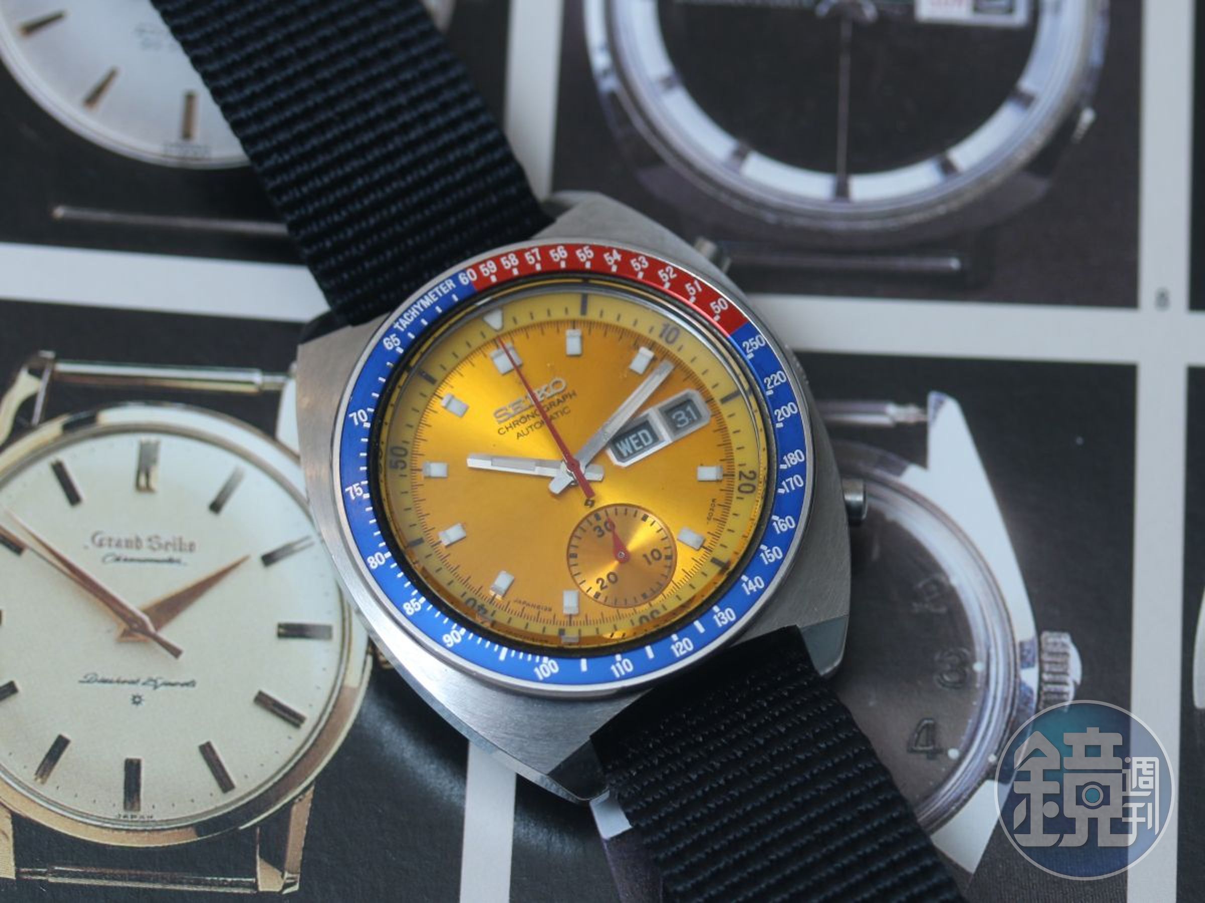 這是一款搭載SEIKO 6139機芯的計時碼錶，是1969年全世界第一只自動上鏈的計時碼錶，最特別是它沒有走時小秒針，只有計時秒針與30分鐘累計盤；同時，它還採用橫跨式的擺輪橋板設計，並具有導柱輪與垂直離合機制。