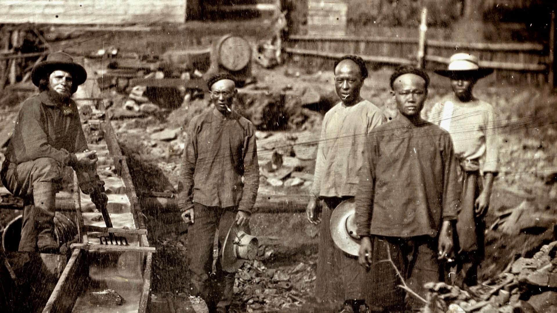 19世紀中葉之後，大量華人勞工前往美國修築鐵路。（公視提供）