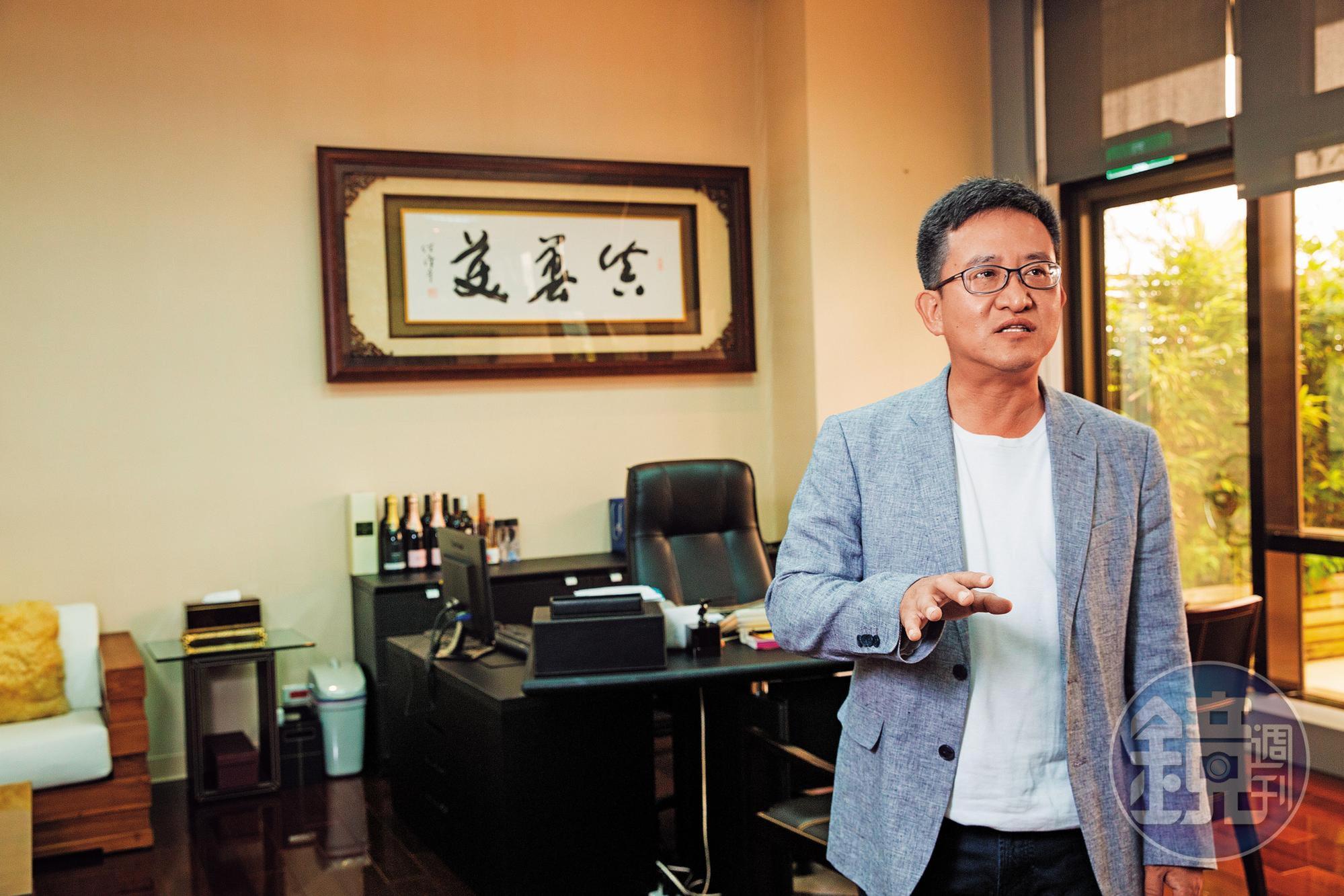 母親與兒子接連罹癌的打擊,曾讓江中琨一度無心工作。