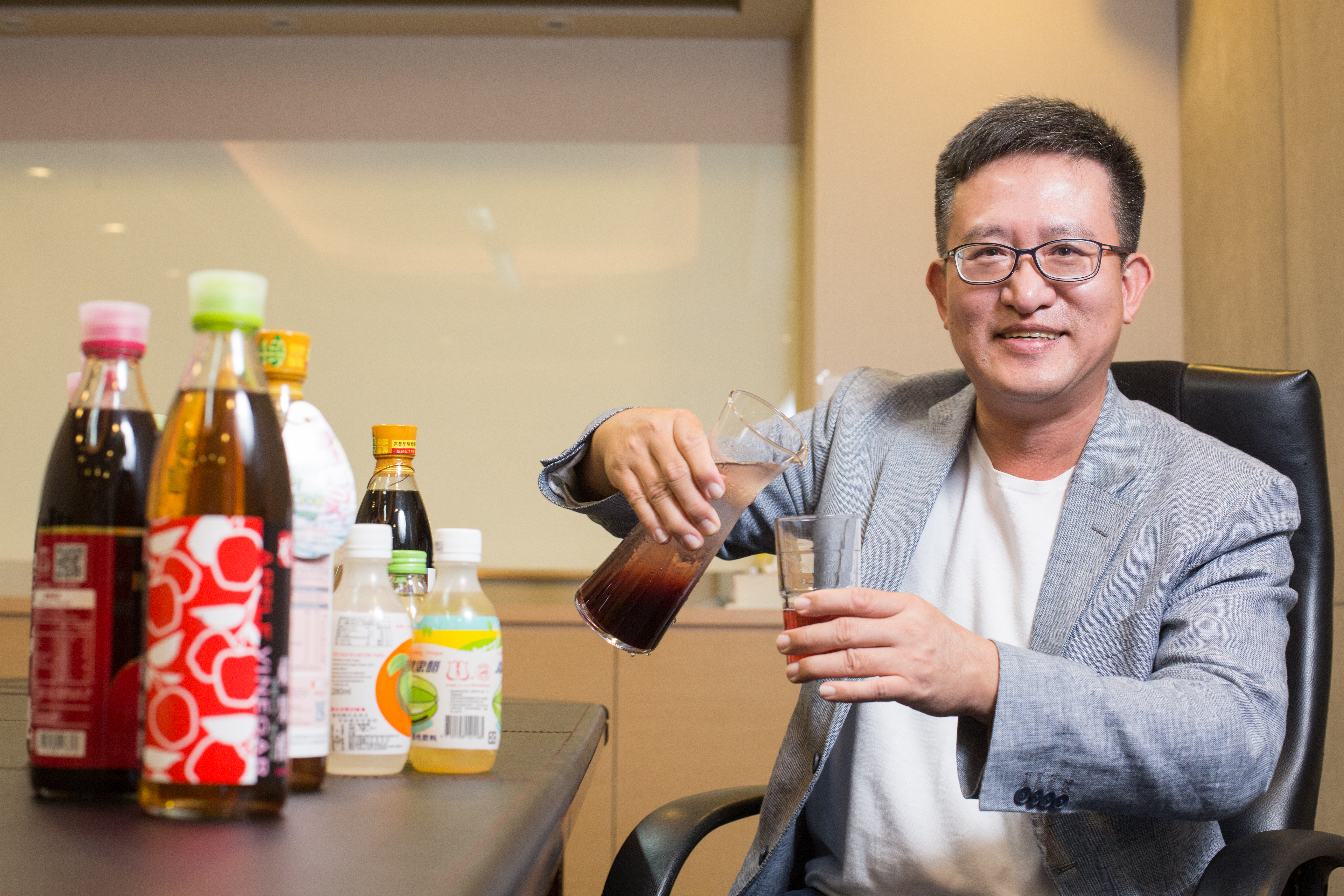 江中琨以健康為賣點，讓百家珍成為台灣手搖飲龍頭以及中國最大的手搖杯果汁製造商的合作夥伴，去年營收突破5億元。