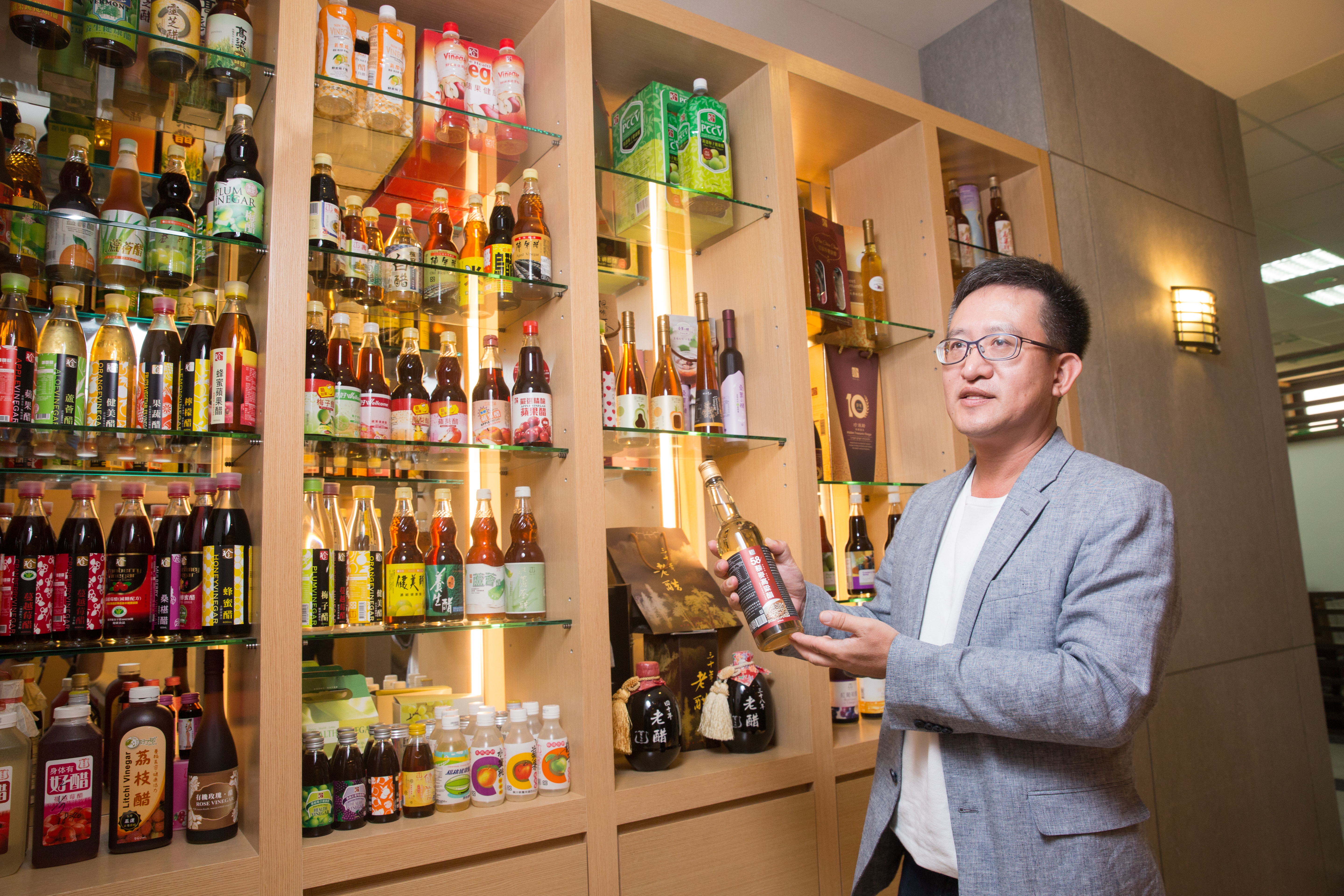 百家珍是台灣市占最高的健康醋飲公司，產品品項超過二十餘種。