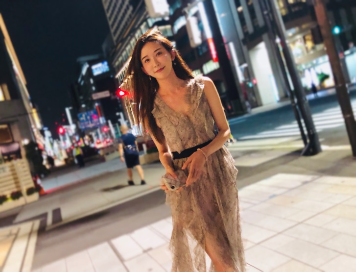 林志玲身穿Blumarine 2019早秋系列長洋裝 。NT$138,000〈翻攝自林志玲IG〉