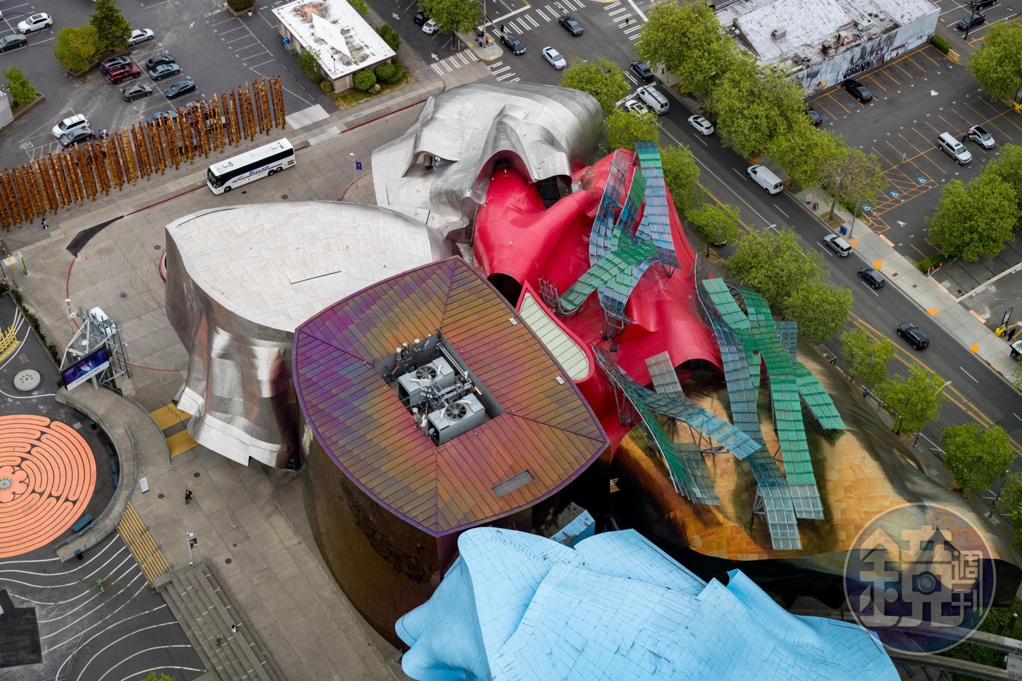 有人認為Frank Gehry為MoPOP設計的是世界上最醜的建築，也有人認為這是最奇幻的建築。