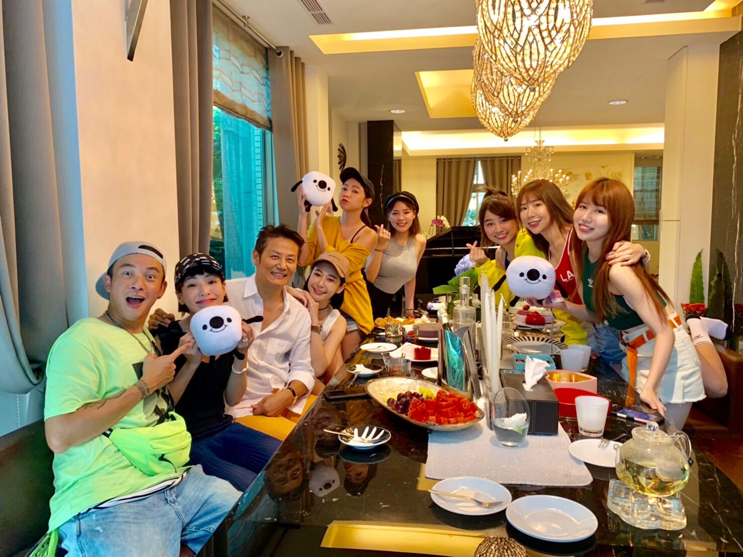 徐乃麟開直播節目，大方公開自己住了多年的豪宅。（17media提供）