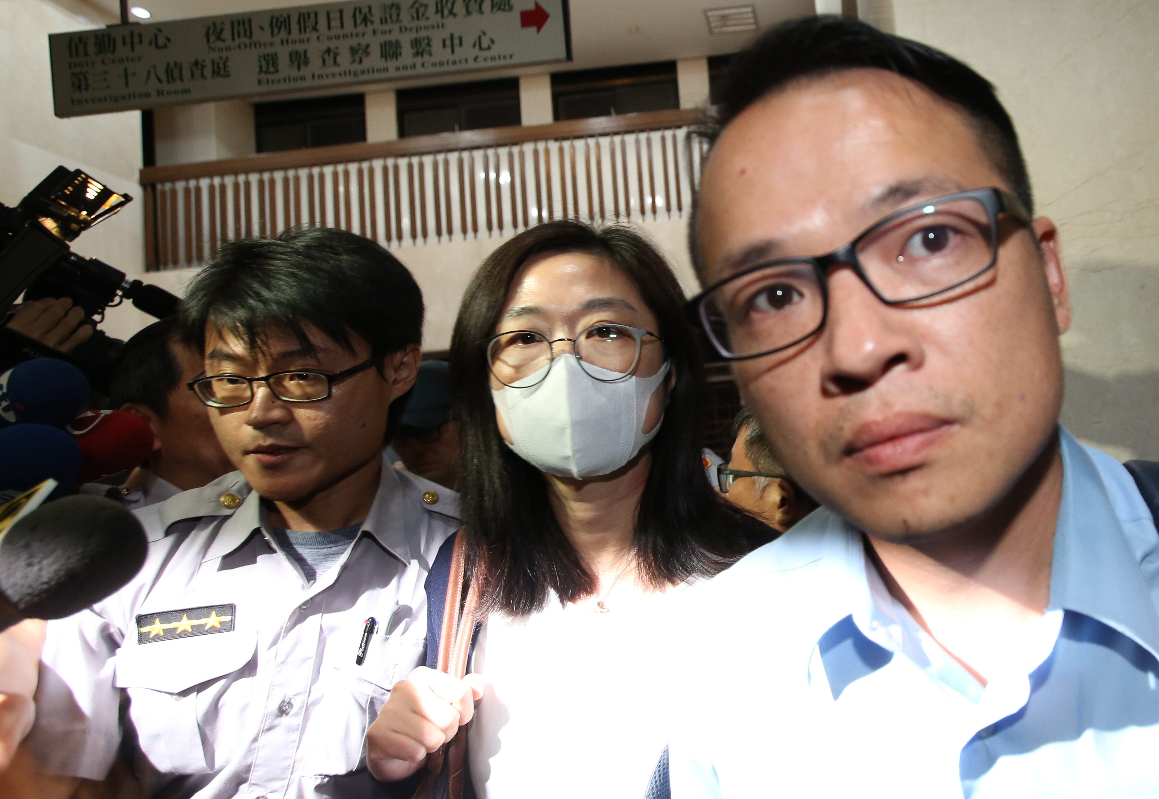 台北地檢署首度傳喚華航高層邱彰信及羅雅美（圖），將2人列被告。