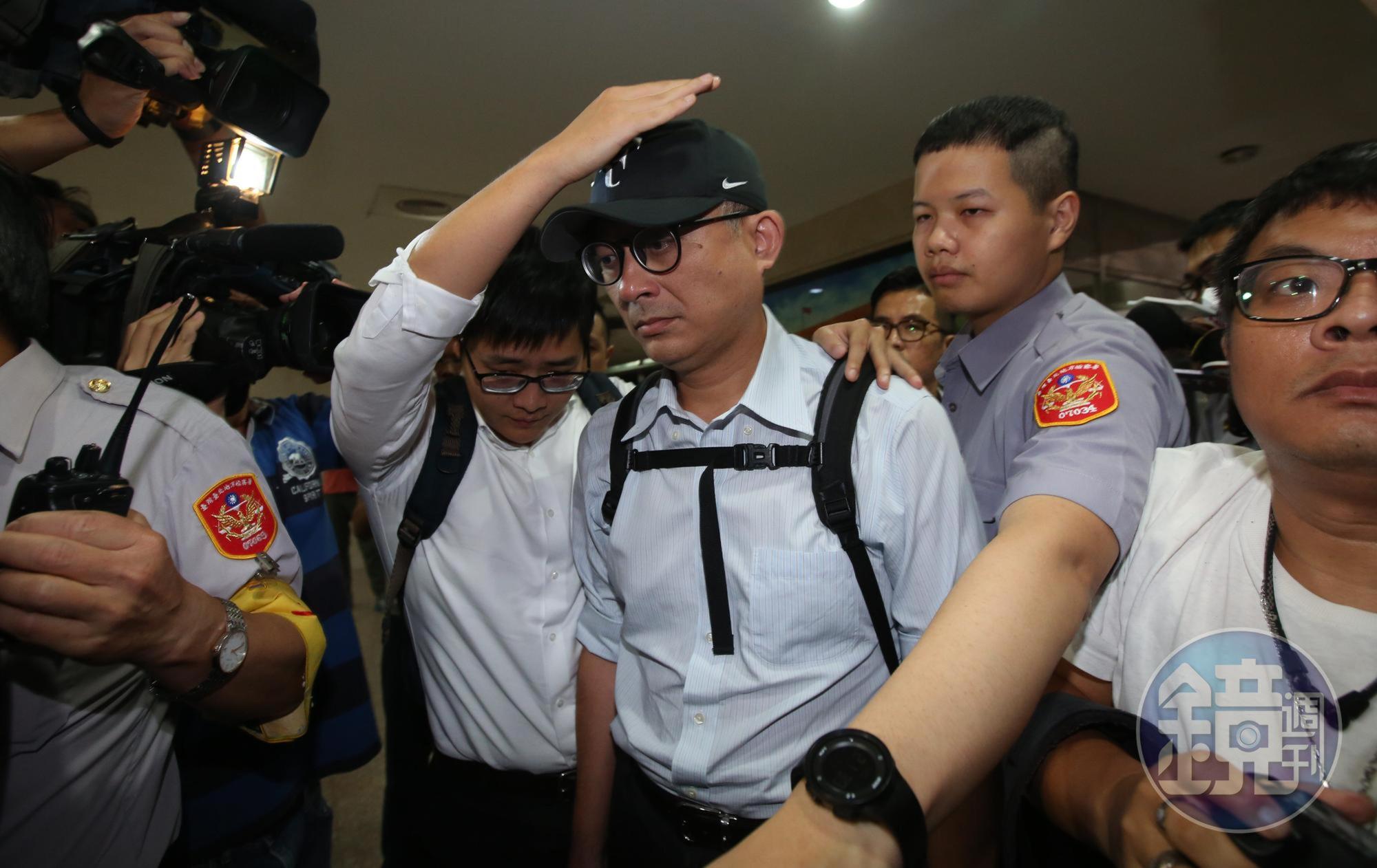 台北地檢署首度傳喚華航高層邱彰信（圖）及羅雅美，將2人列被告。