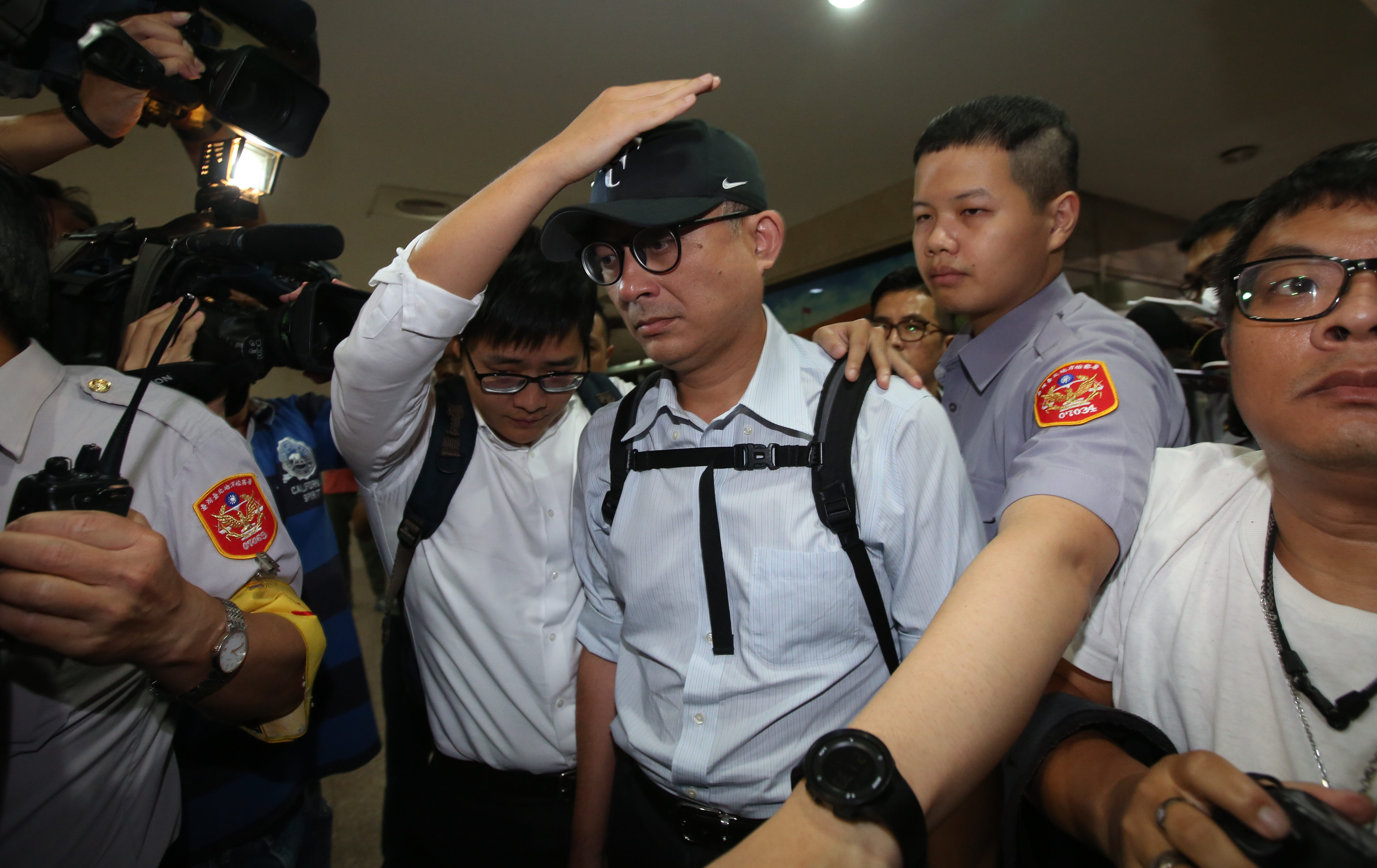 台北地檢署首度傳喚華航高層邱彰信（圖）及羅雅美，將2人列被告。