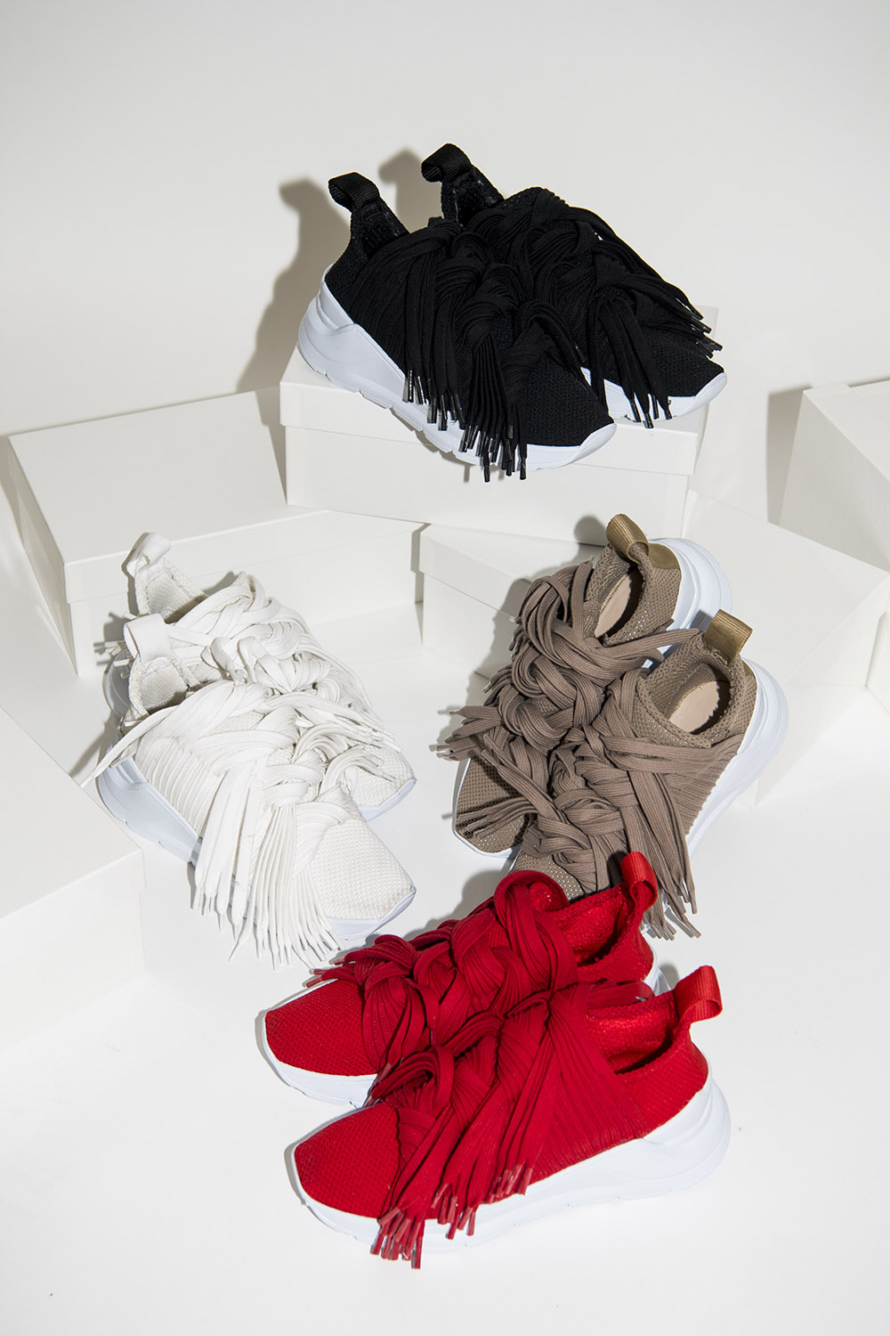 Ports 1961 Lace42有多種單色鞋款。各NT$27,300（MINOSHIN美之心提供）
