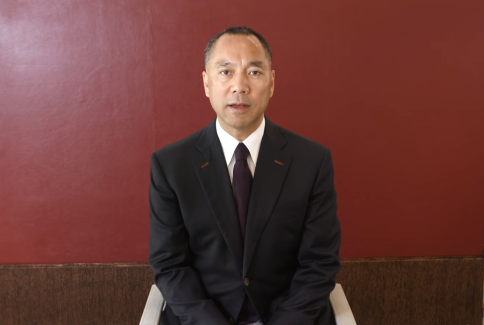 中國流亡富豪郭文貴驚爆香港將進入戒嚴。(截圖自郭文貴youtube頻道)