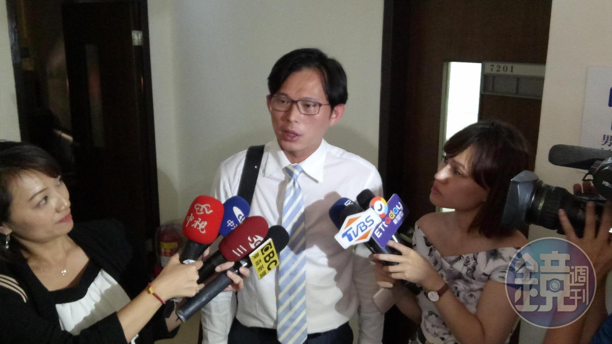 傳經濟部只清查時力立委申請的相關補助案,立委黃國昌表示若有人發動國家機器來針對特定政黨民代,非常不妥。