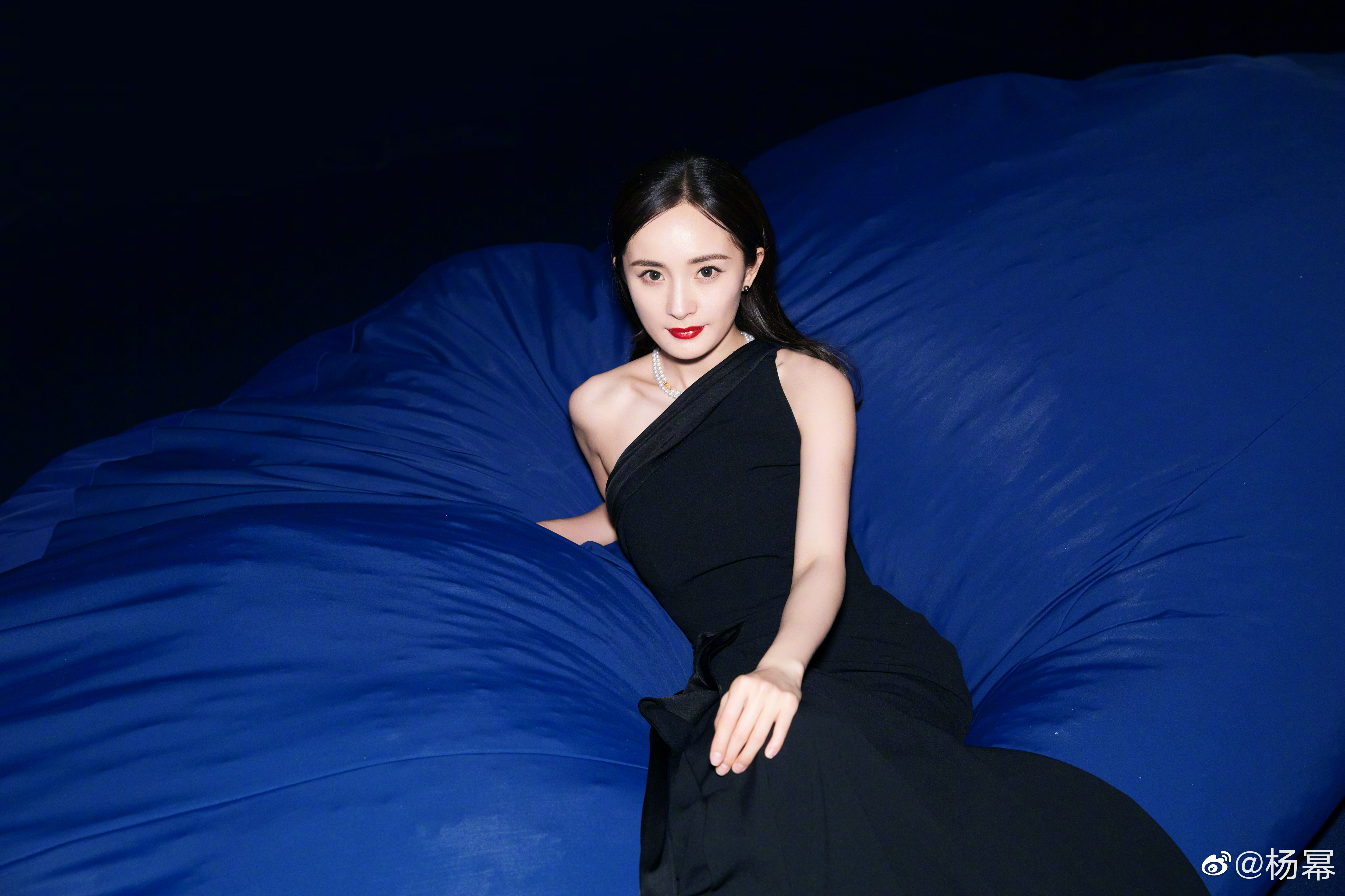 楊冪在大陸演藝圈每每名列「商業價值榜」前列，連Angelababy也不如她。（翻攝自楊冪微博）