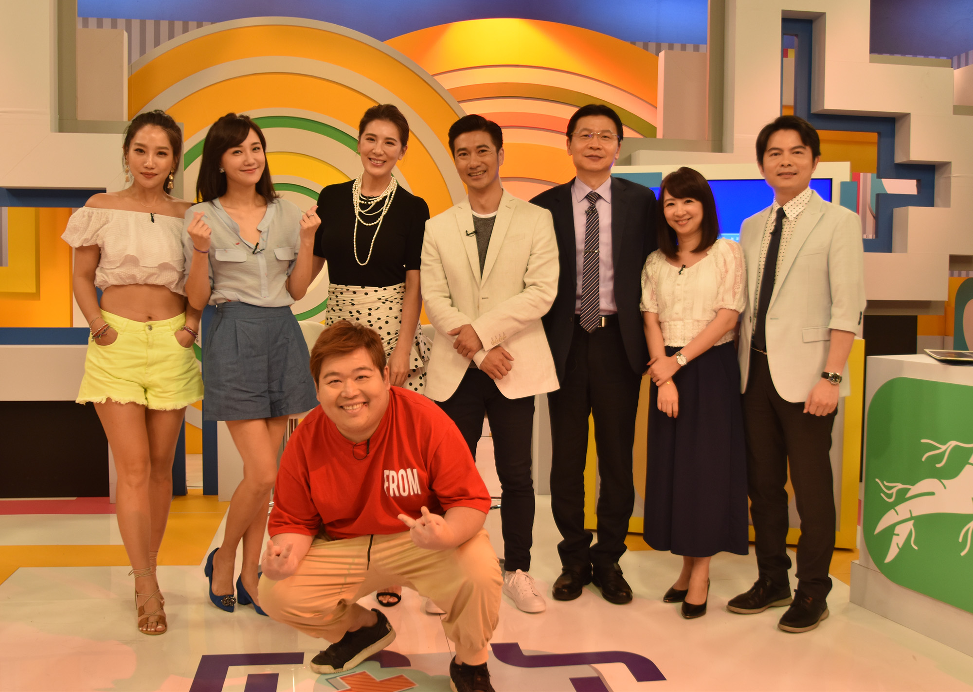 山豬23歲時因為參加模仿選秀節目壓力大到一天抽二包菸，曾發生過兩次心肌梗塞的緊急狀況。（緯來）