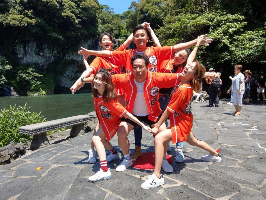 《飢餓遊戲》找來謝承均、阿龐、徐瑋吟、游詩璟、趙孟姿、劉宇珊等，跟著主持群一起玩瘋濟州島。（中視提供）