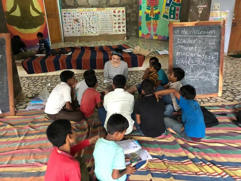 謝忻日前走訪敘利亞、約旦難民營當志工，用愛心填滿生活。（胡瓜提供）