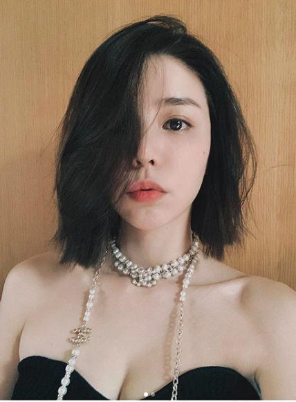 李毓芬上傳爆乳美照,秀出性感模樣。(翻攝自李毓芬IG)
