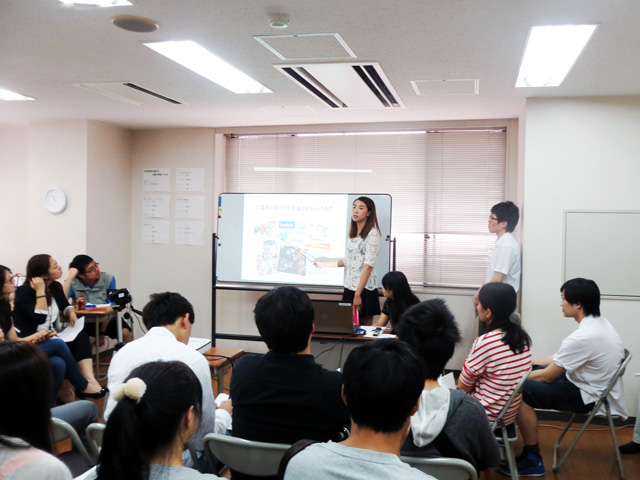 日本政府積極吸引外籍留學生，但無法保證每一位，都能和圖中學生一樣認真學習。（翻攝自千駄ヶ谷日本語教育研究所付属日本語学校https://www.jp-sji.org/jpc/）