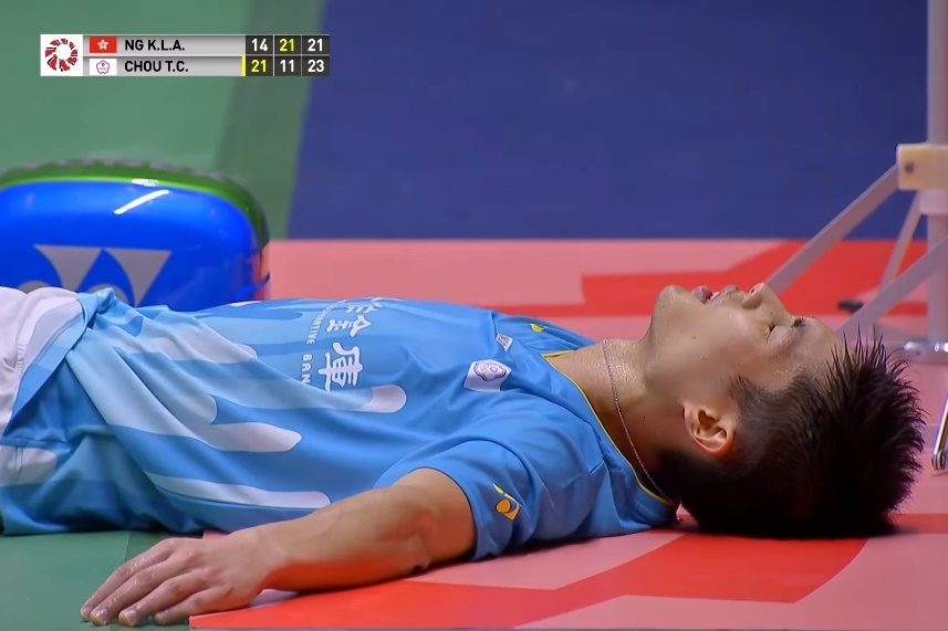 周天成確定封王後累癱倒地。（翻攝自BWF粉絲專頁）