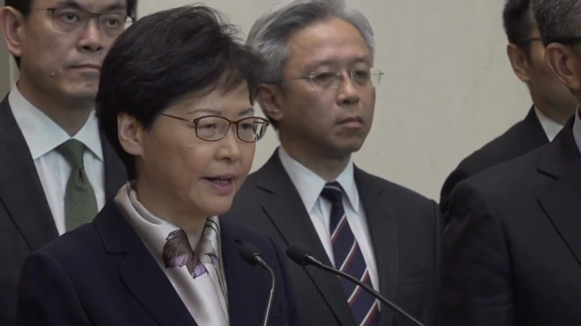 林鄭月娥痛批示威者破壞香港經濟和安全。（翻攝立場新聞直播畫面）