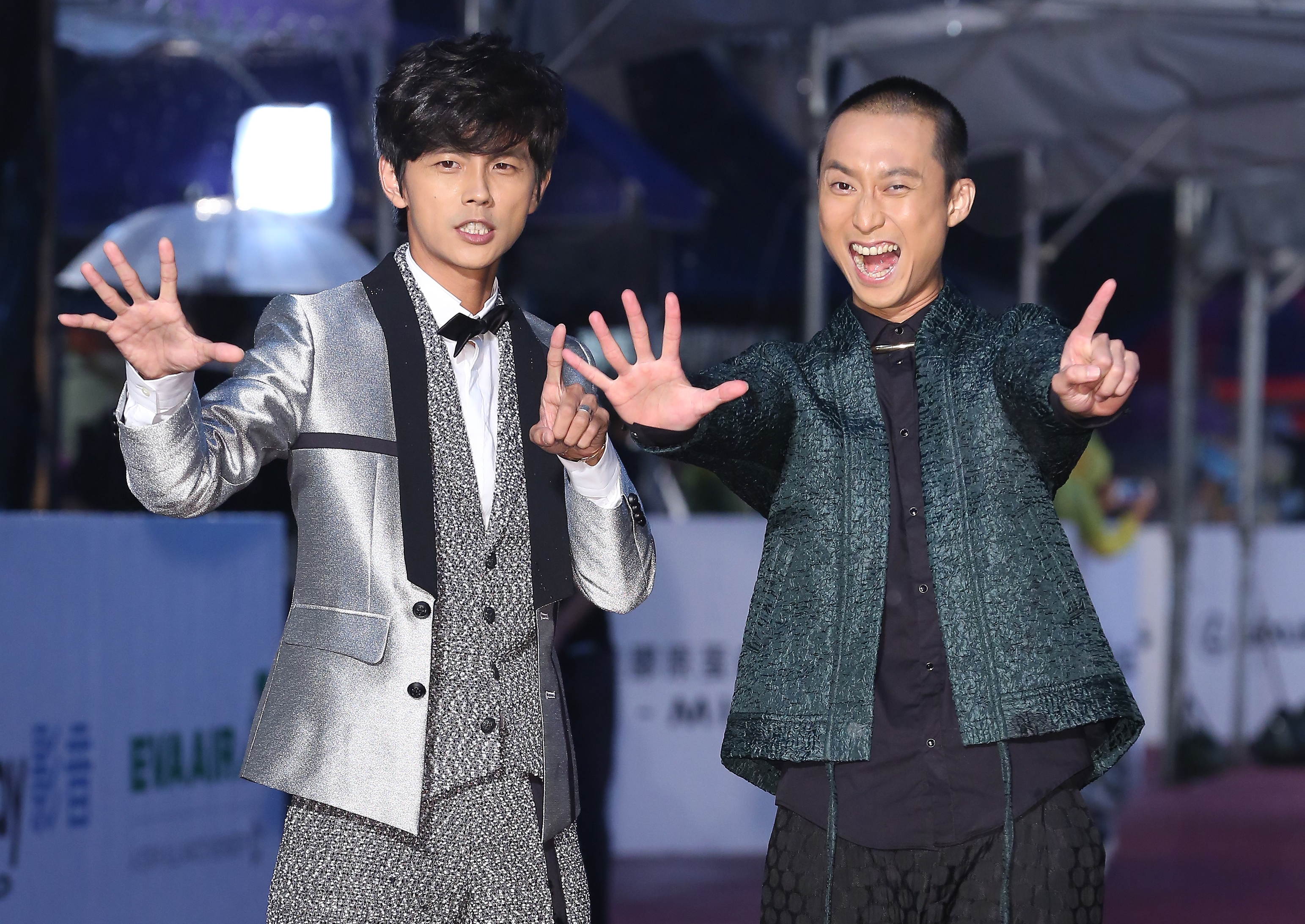 浩子（右）近日於臉書po出感性文章，似乎有些像是對好搭檔阿翔（左）的溫情喊話，文章一出果真引來許多猜測。