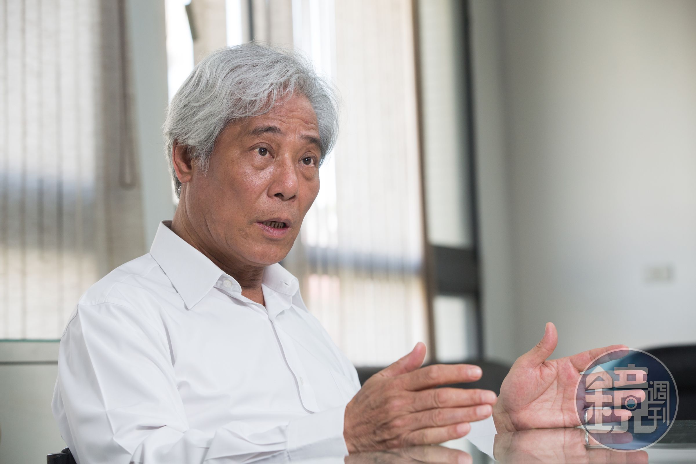 吳清源與農林公司派、市場派都有交情，最後他被推選為董事長。