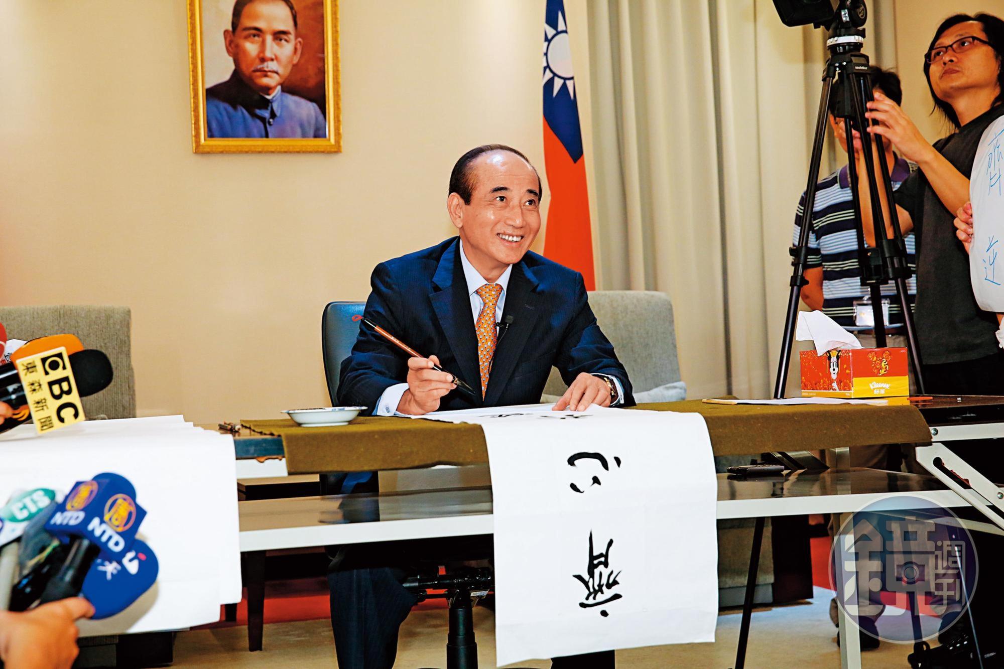民進黨高層正緊盯國民黨總統候選人韓國瑜與前鴻海董事長郭台銘、前立法院長王金平是否會在大選中分裂。