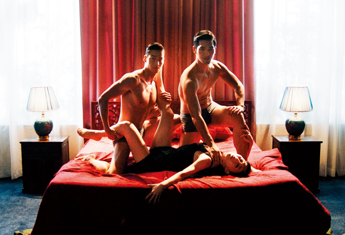 吳可熙在《灼人秘密》編寫的這場3P戲碼，她坦言靈感來自演過的《血觀音》，也難怪業界人士認為她拍《灼》片是針對楊雅喆而來。（岸上影像提供）