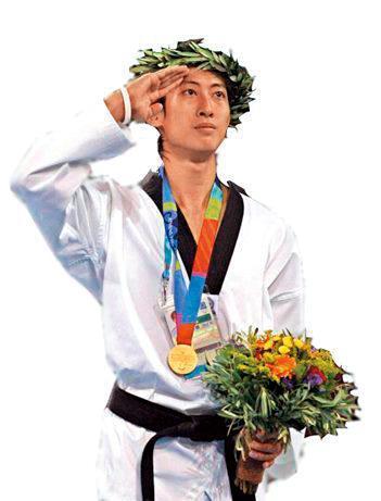 2010年屁蛋妹曾與奧運金牌國手朱木炎傳緋聞,當時兩人在台北市信義威秀影城約會,被媒體逮個正著。(翻攝自朱木炎臉書)