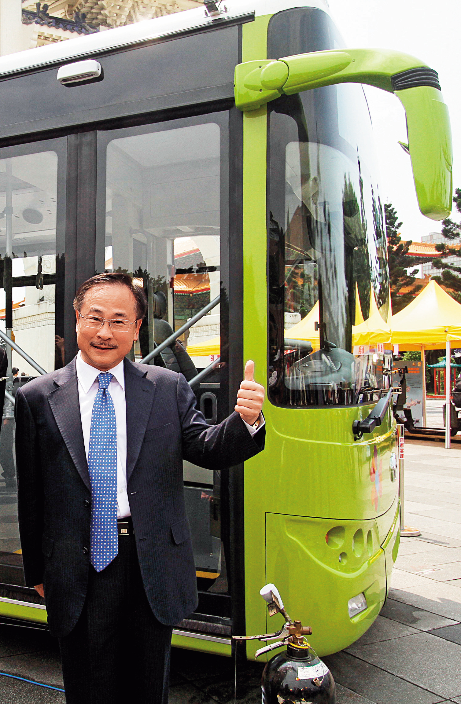 老三李博文將在苗栗打造電動公車廠,分食政府600億元補助大餅。(東方IC)