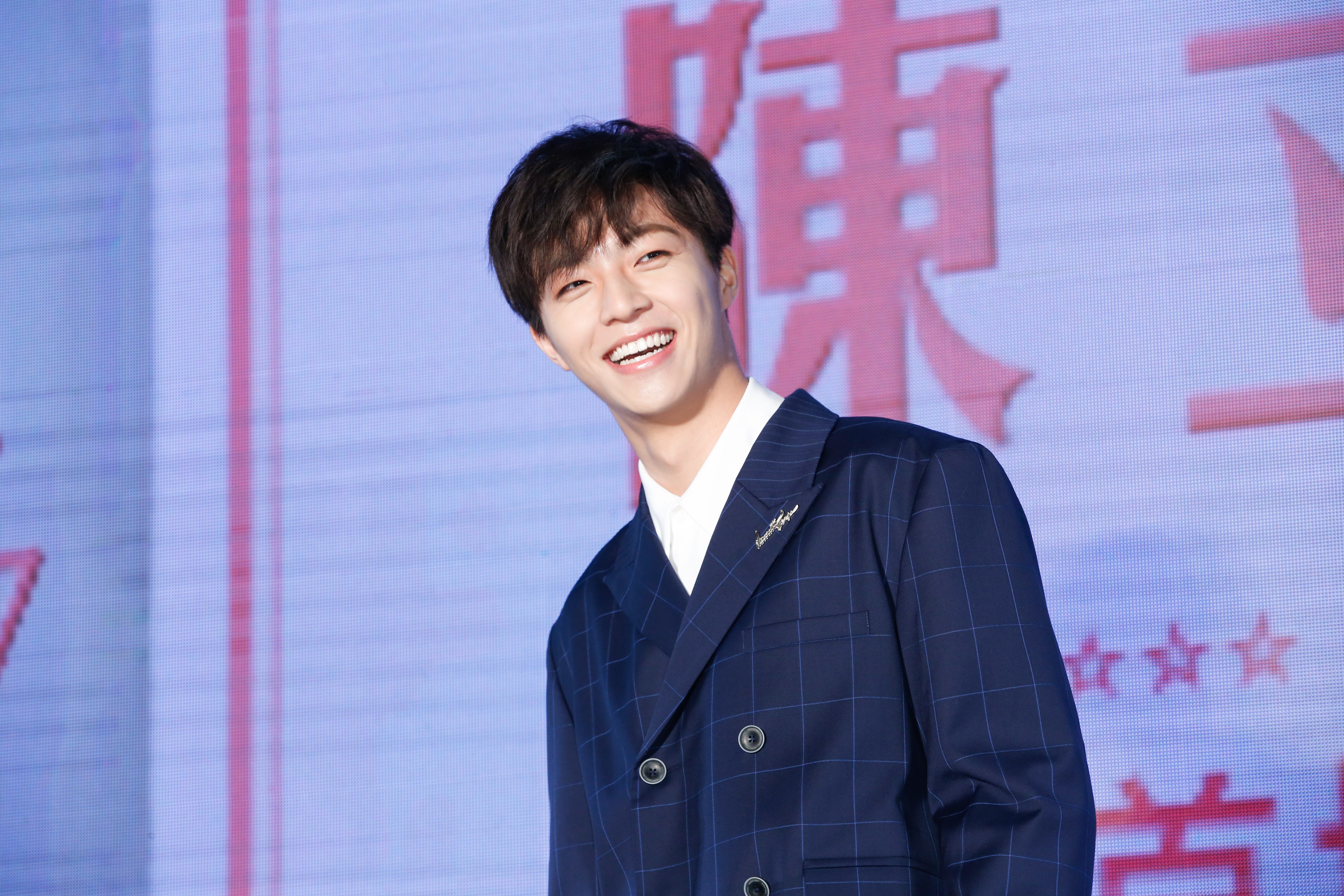 今年18歲的陳立農，參加中國選秀節目《偶像練習生》爆紅，更加入期間限定的9人團體NINE PERCENT。