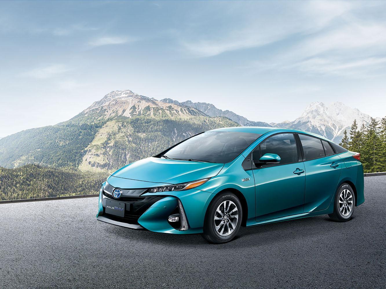 全新改款PRIUS PHV 5人座現以震撼價137.9萬即能入主。