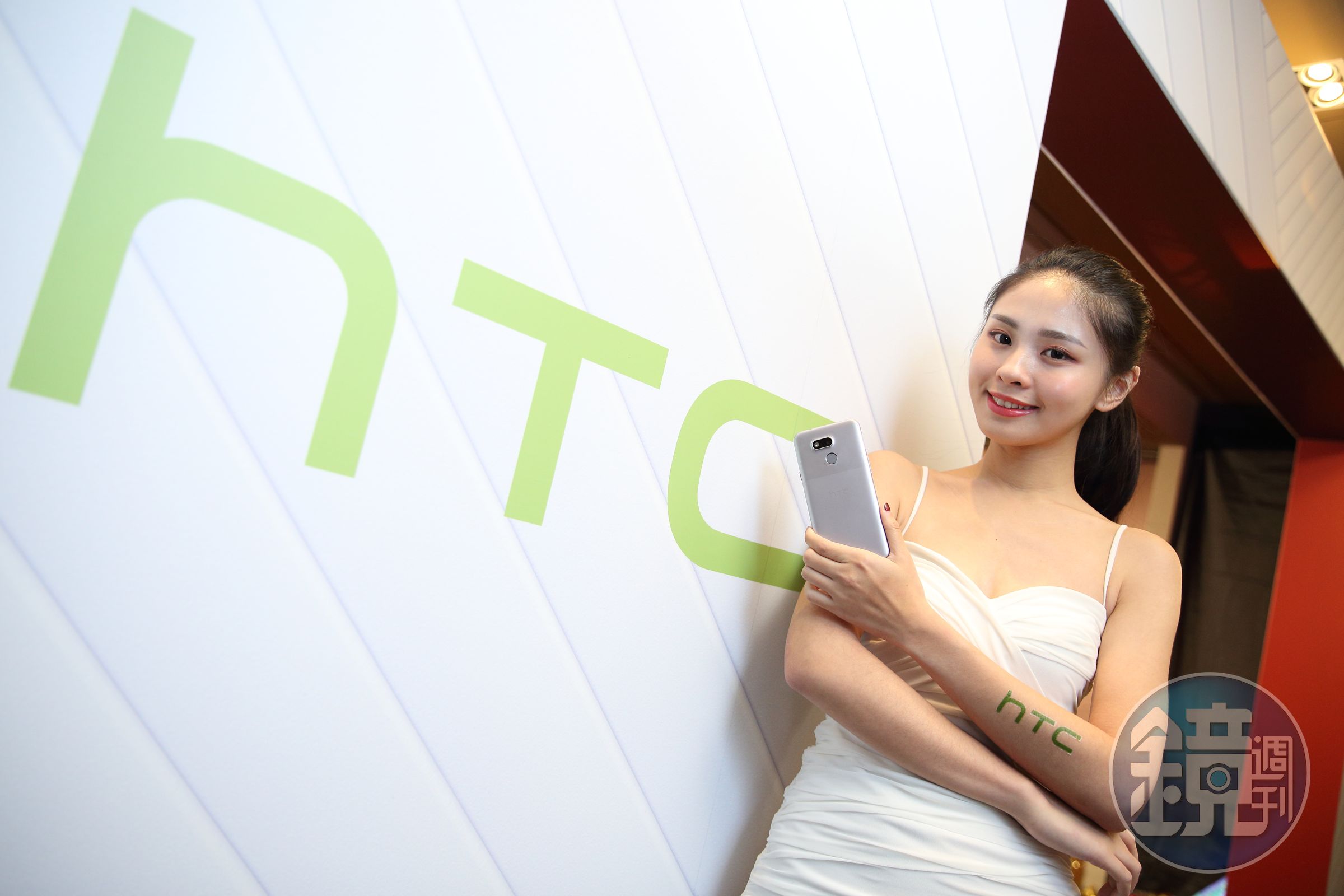 hTC手機在英國遭控專利侵權，目前遭全面下架。圖為資料照片。